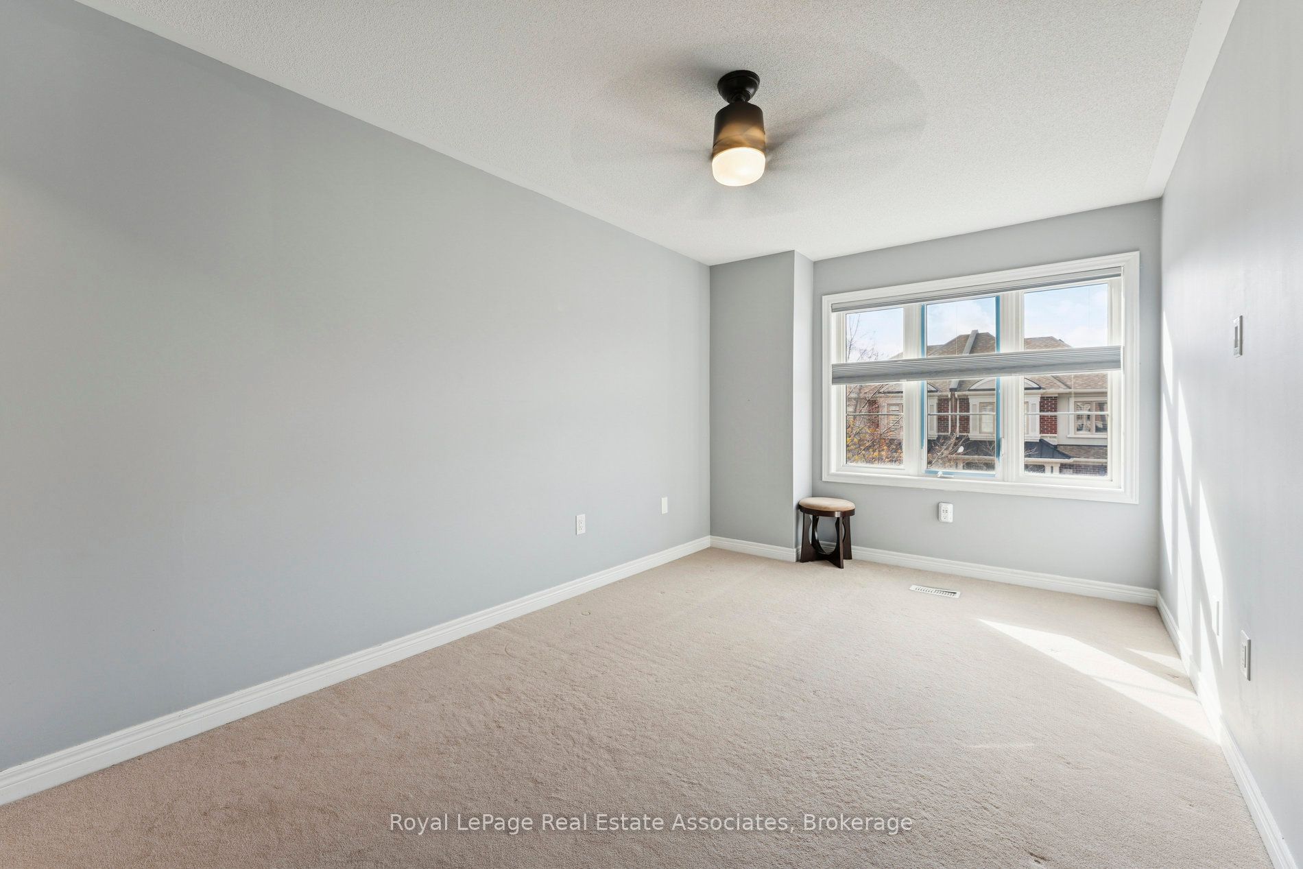 12 Diamond Leaf Lane Property Photo 27