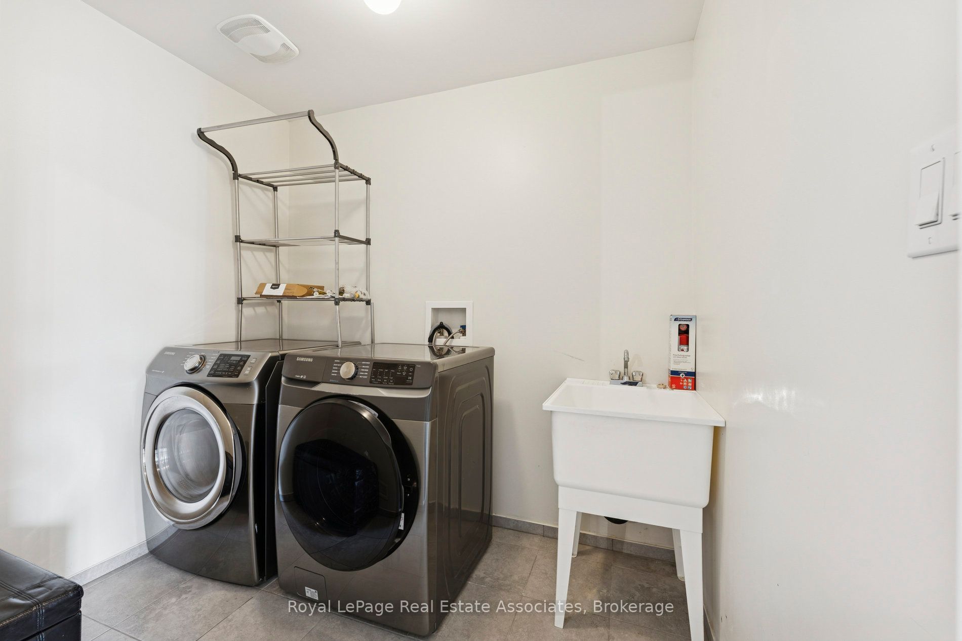 12 Diamond Leaf Lane Property Photo 30