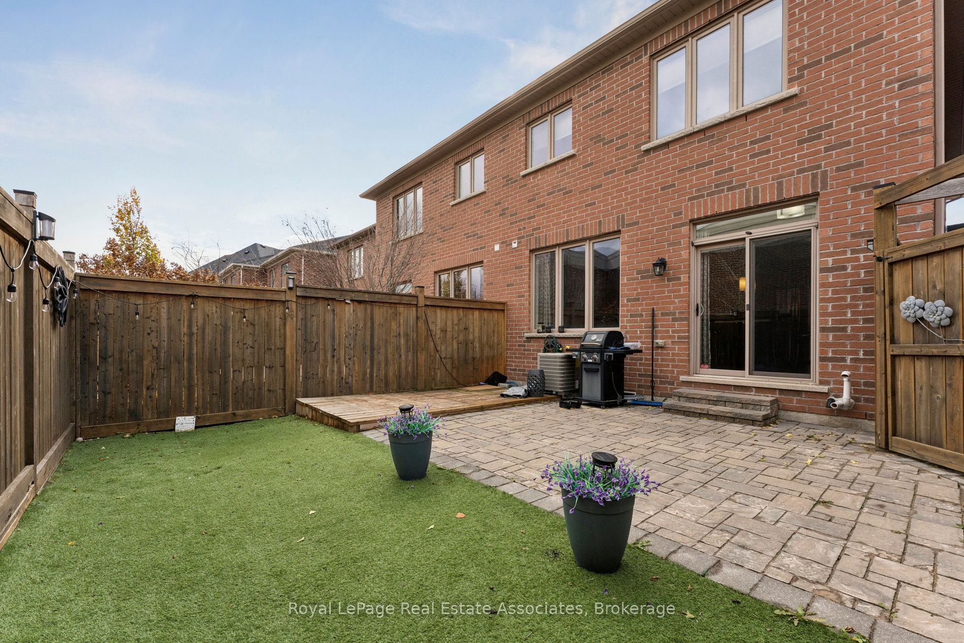 12 Diamond Leaf Lane Property Photo 33