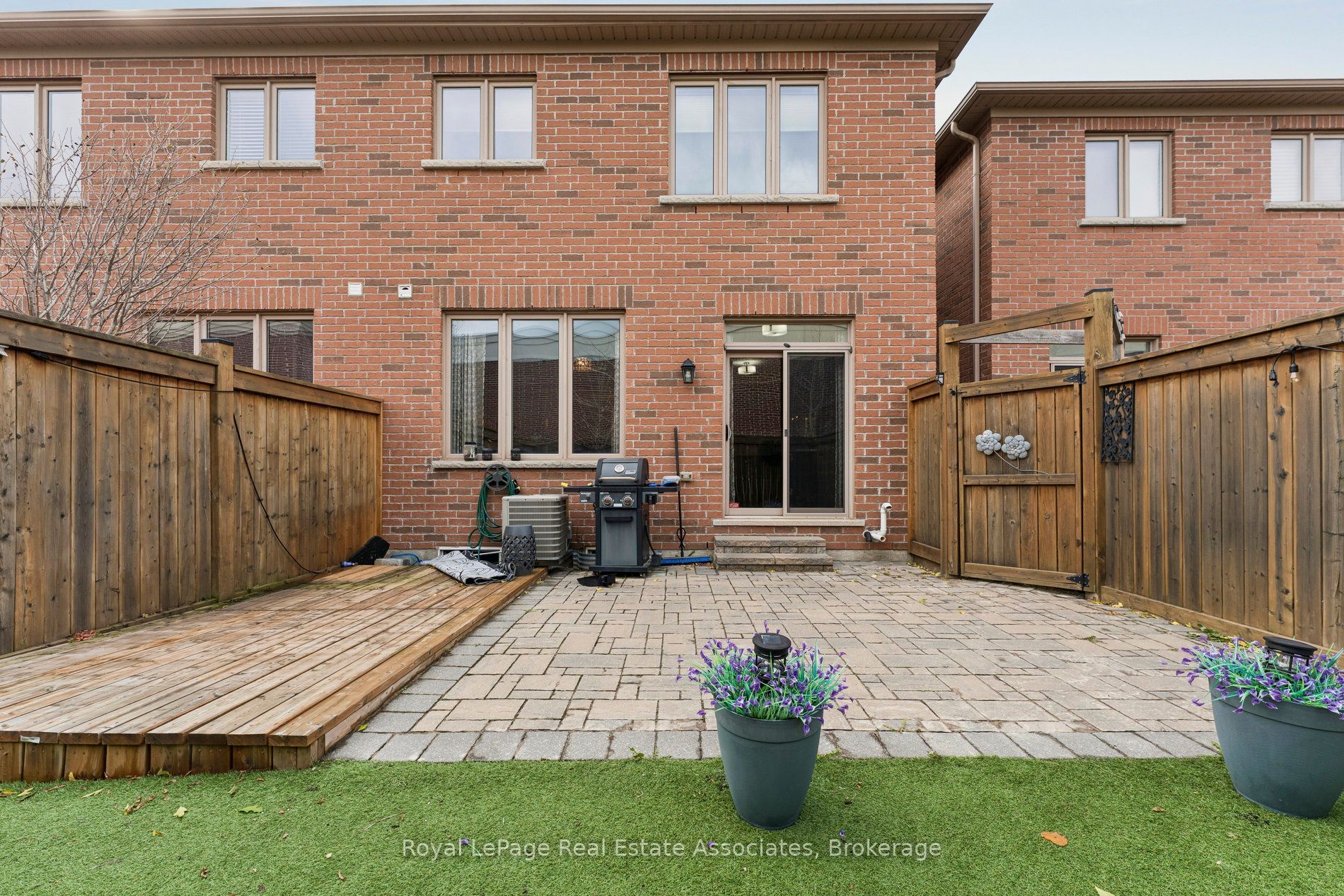 12 Diamond Leaf Lane Property Photo 34