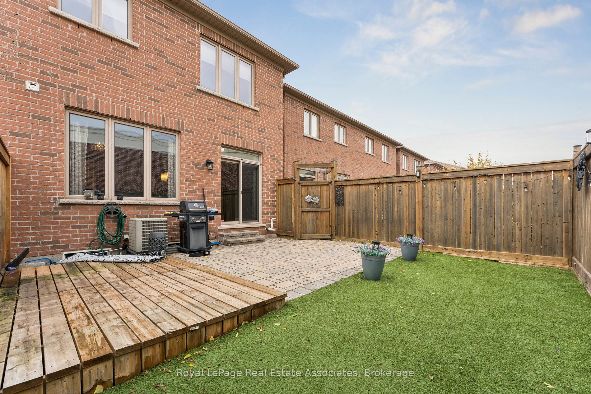 12 Diamond Leaf Lane Property Photo 35