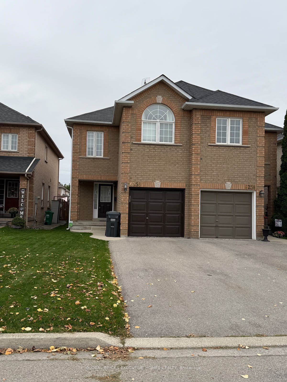 6256 SE Avonhurst Drive N Property Photo 1