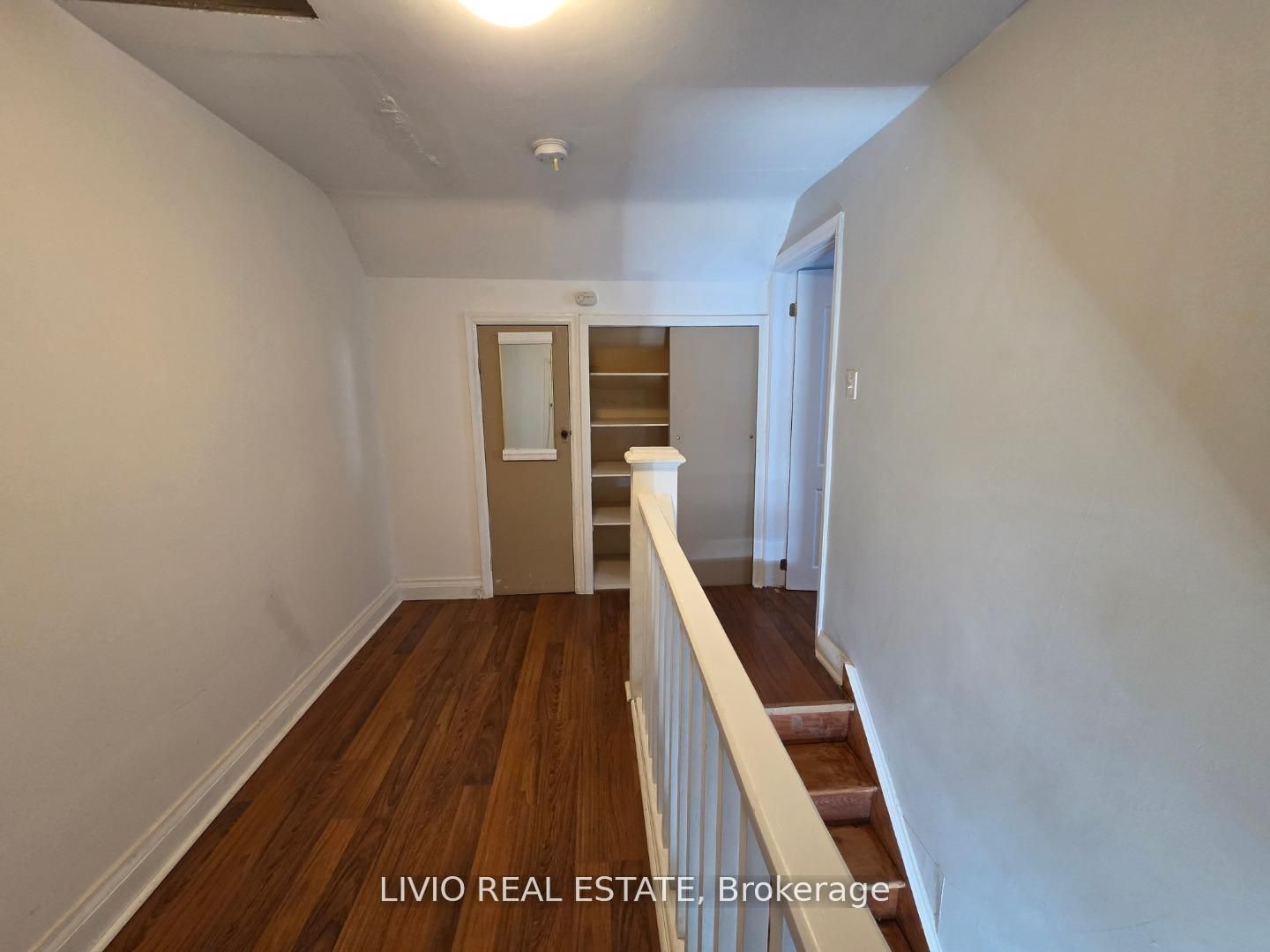 323 Queen Street E Property Photo 7
