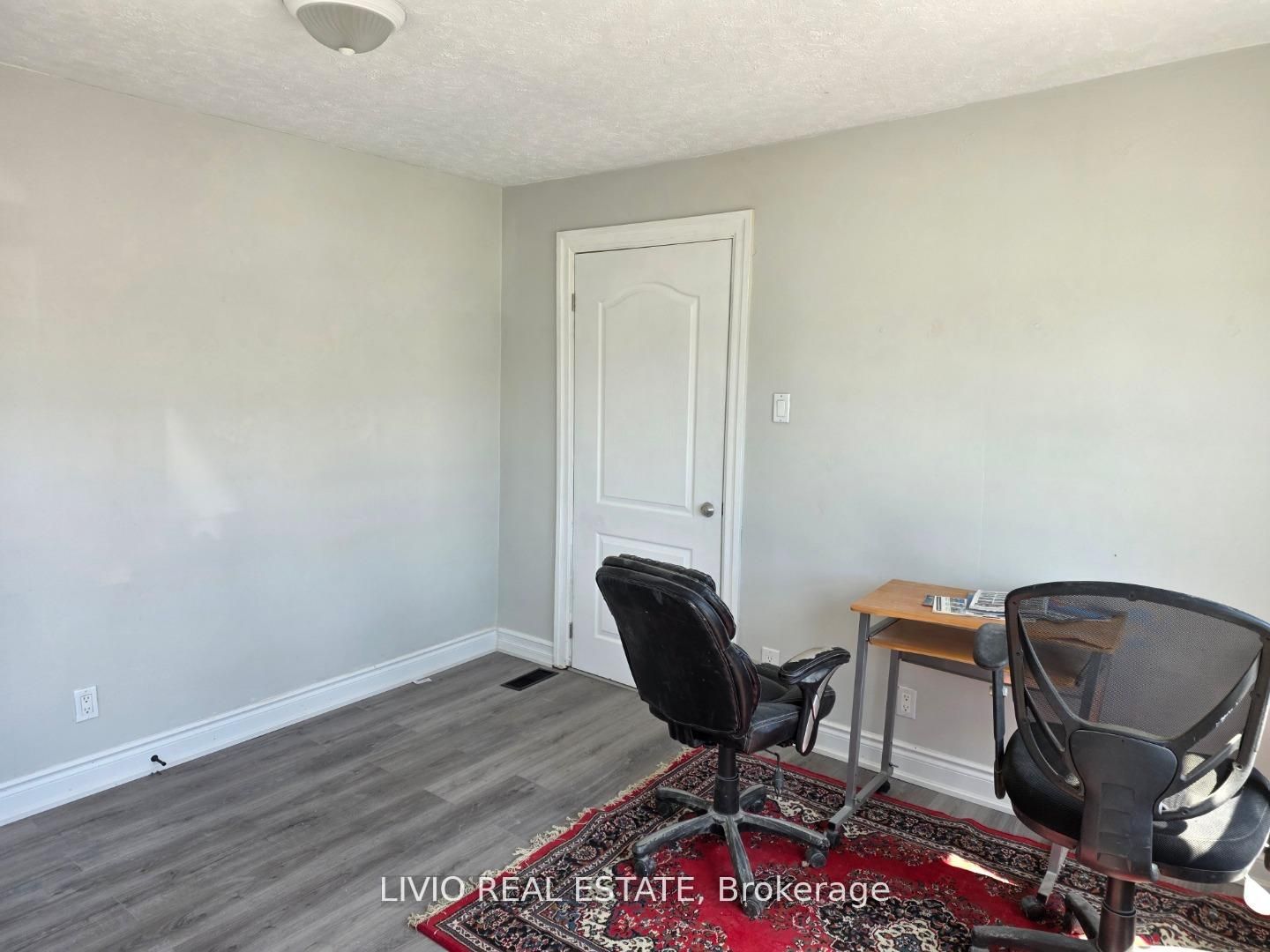 323 Queen Street E Property Photo 10