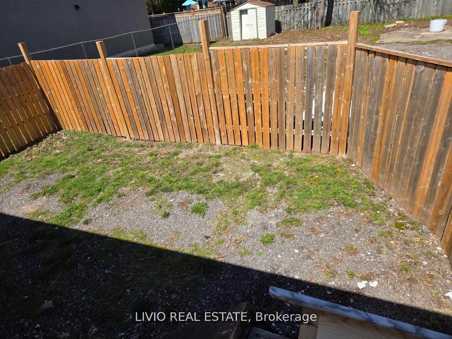 323 Queen Street E Property Photo 16