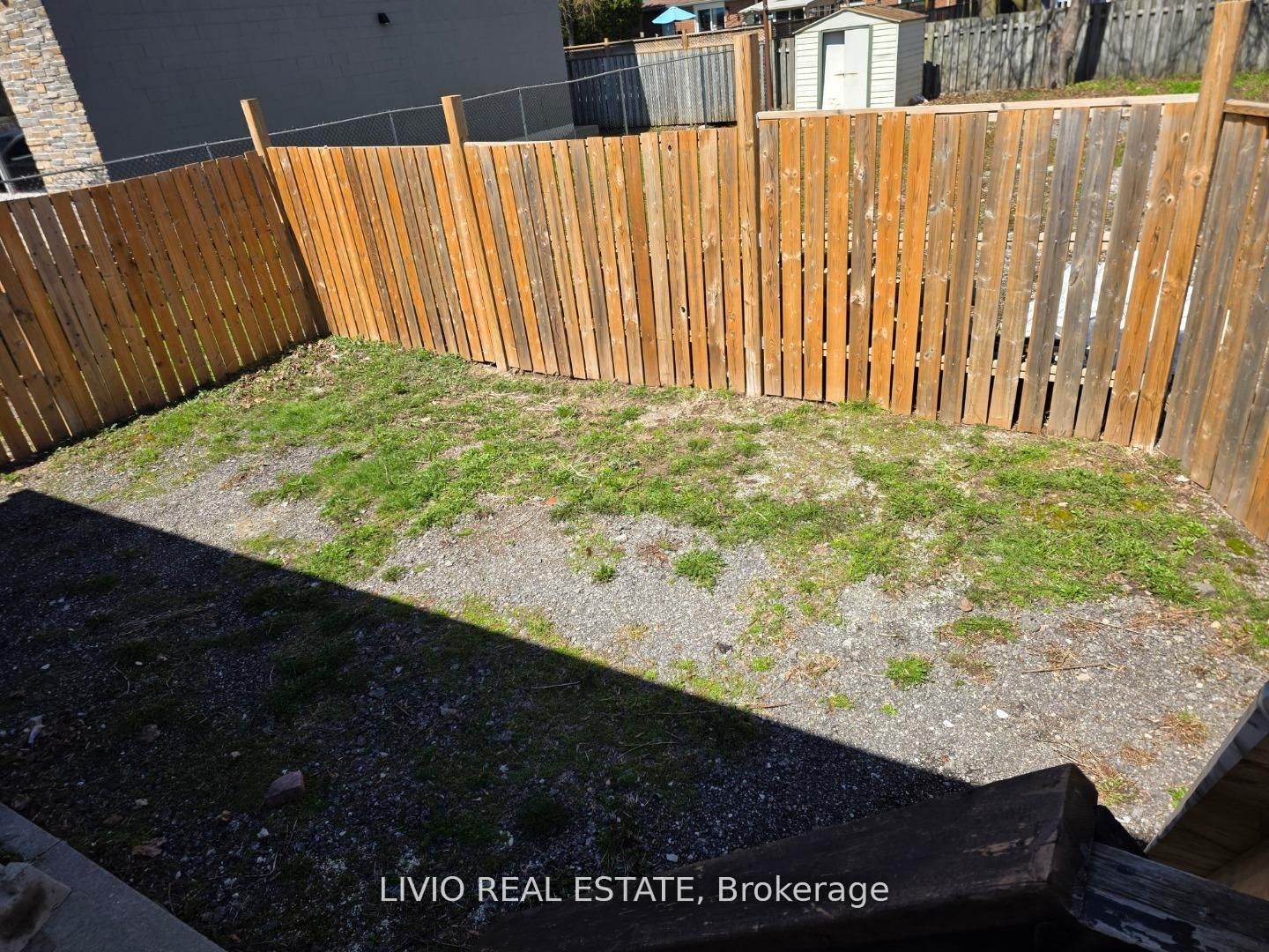 323 Queen Street E Property Photo 18