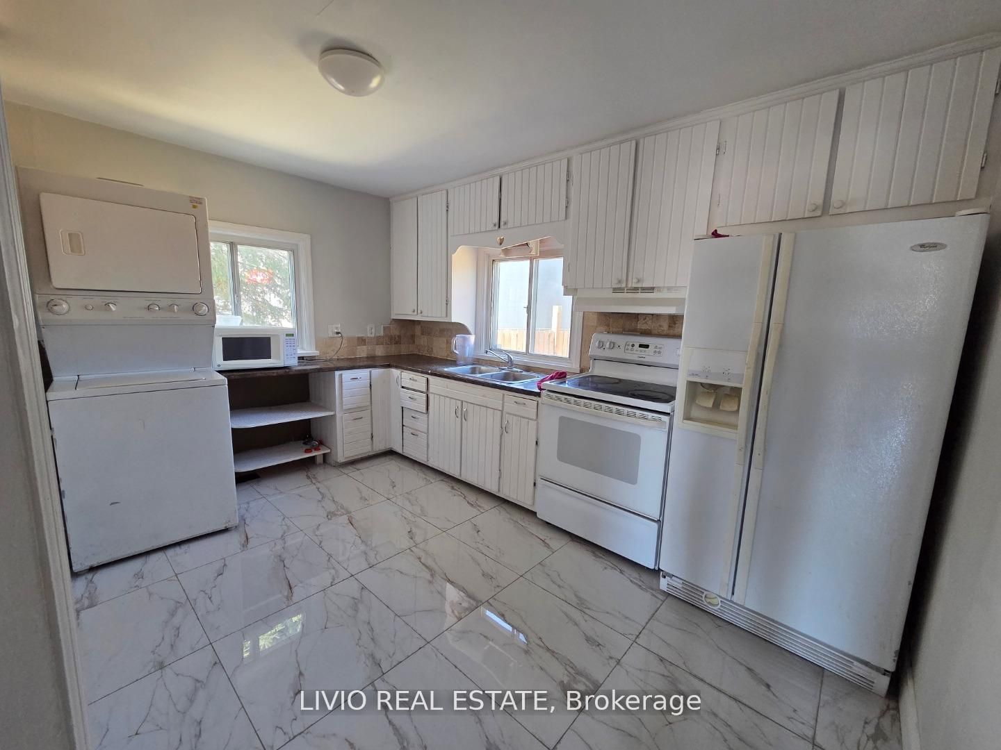 323 Queen Street E Property Photo 22