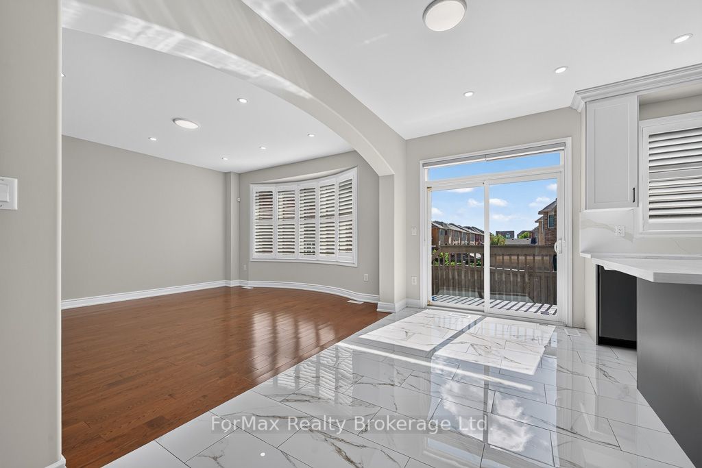 35 Seascape Crescent Property Photo 8