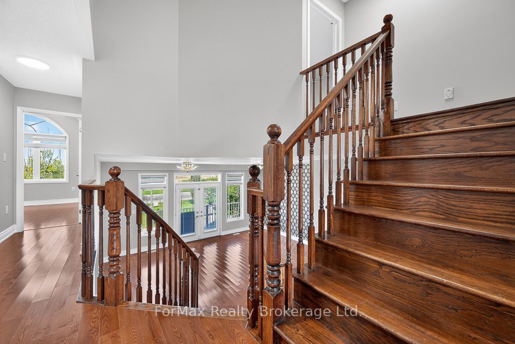 35 Seascape Crescent Property Photo 16