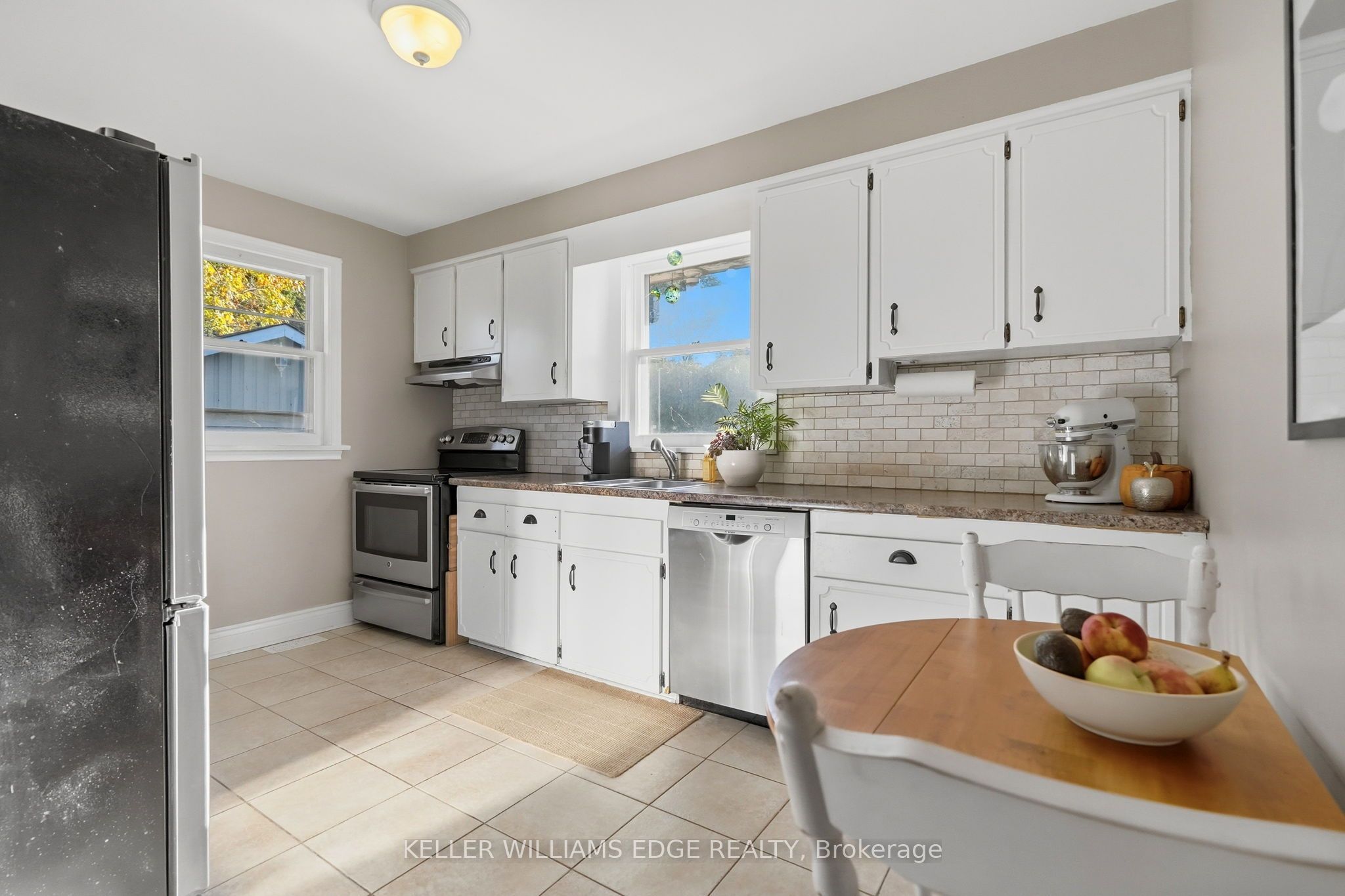 660 Wickens Avenue Property Photo 7