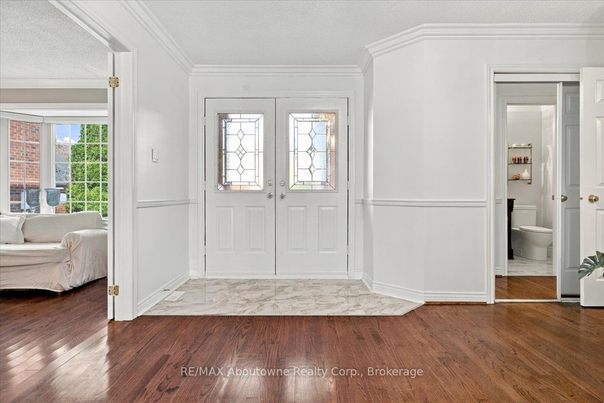 1476 Livery Lane Property Photo 4