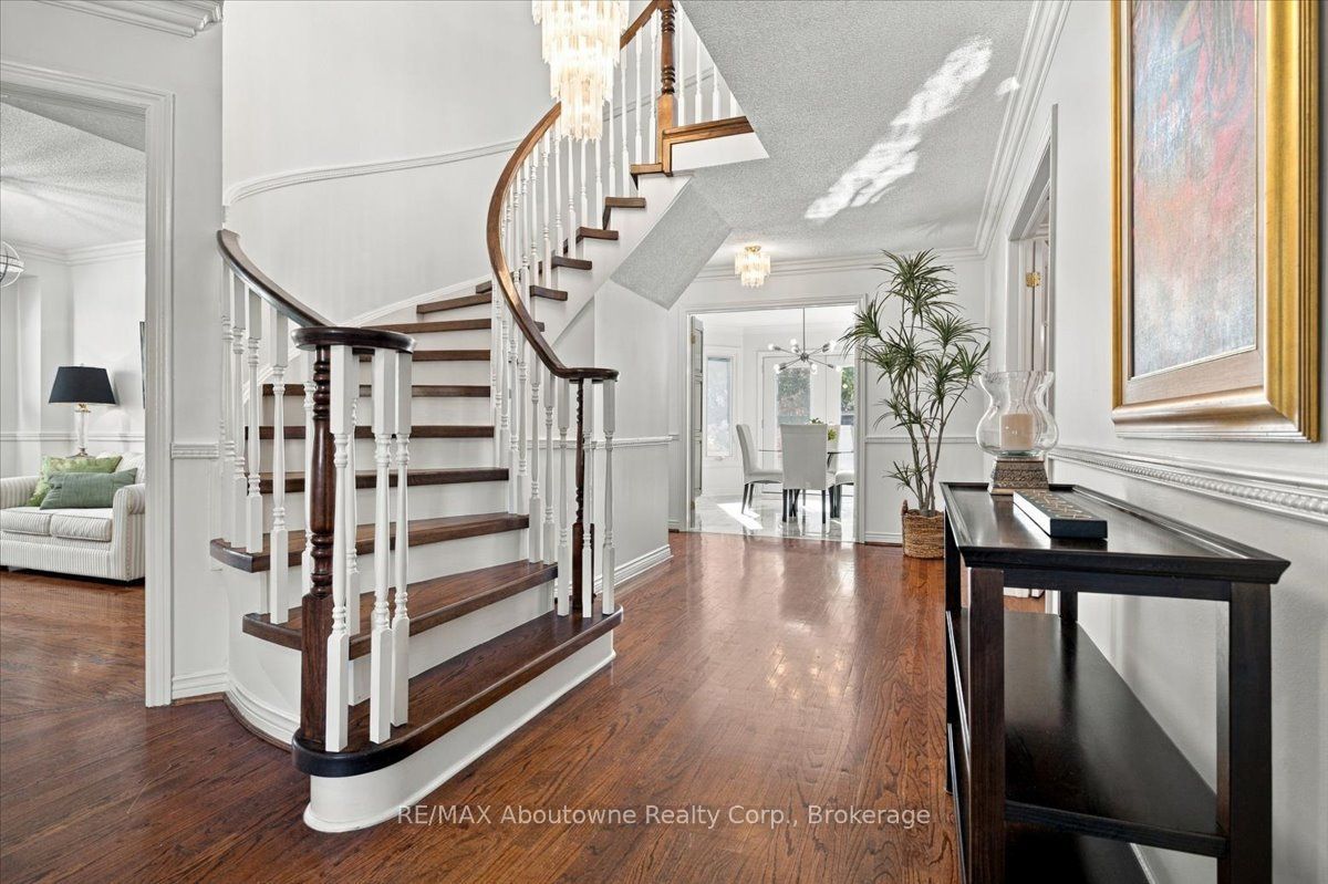 1476 Livery Lane Property Photo 6