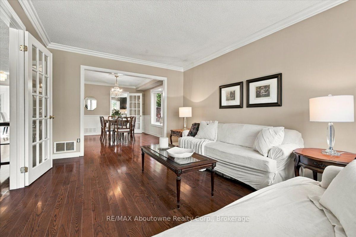 1476 Livery Lane Property Photo 8