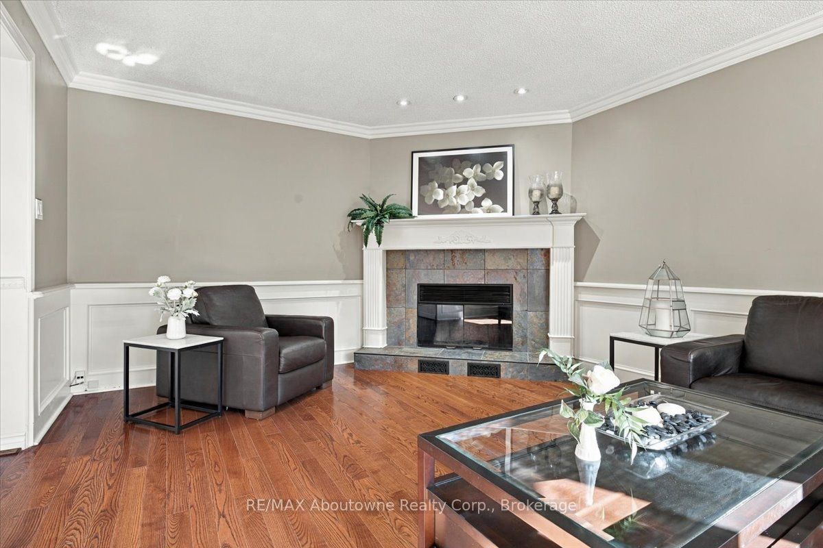 1476 Livery Lane Property Photo 12