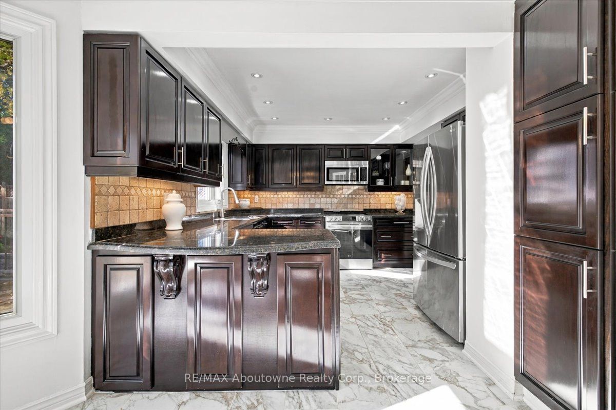 1476 Livery Lane Property Photo 14