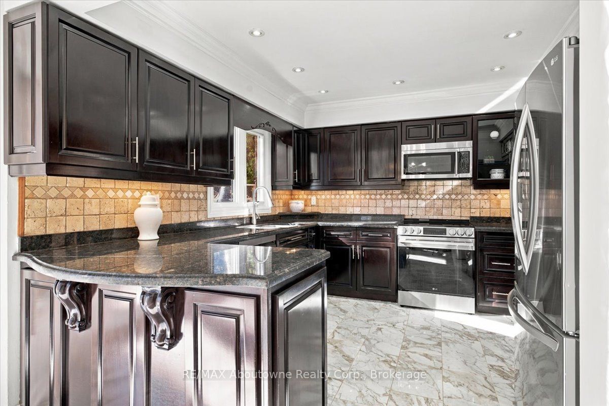 1476 Livery Lane Property Photo 15