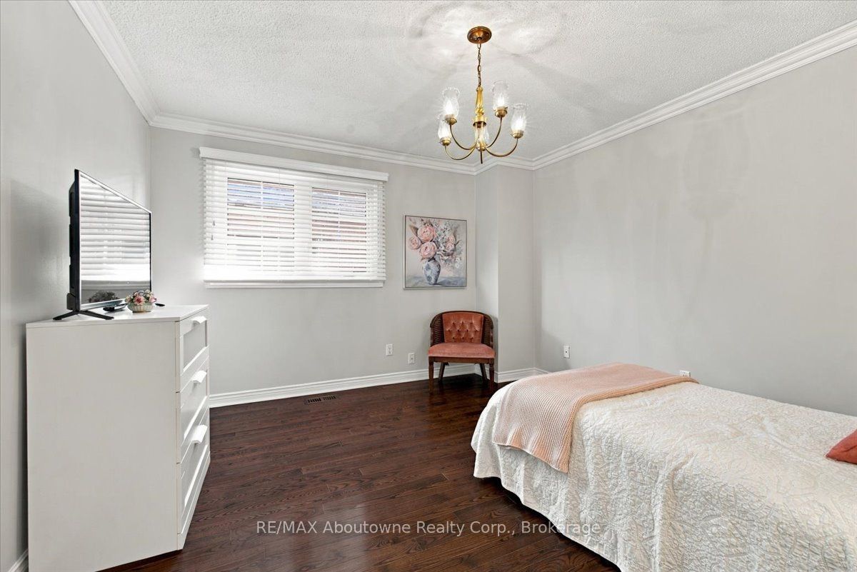 1476 Livery Lane Property Photo 30