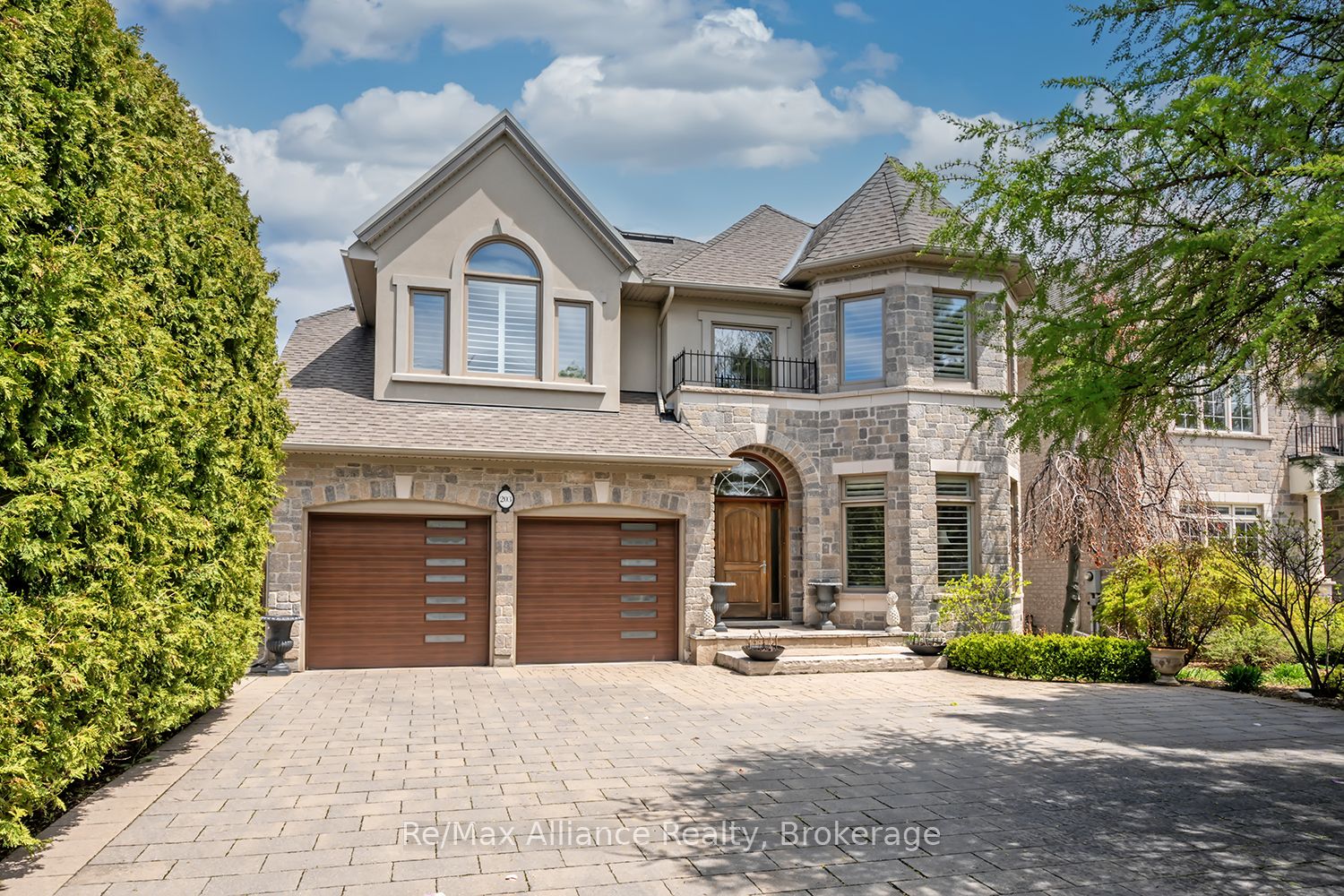 203 Burloak Drive Property Photo 1