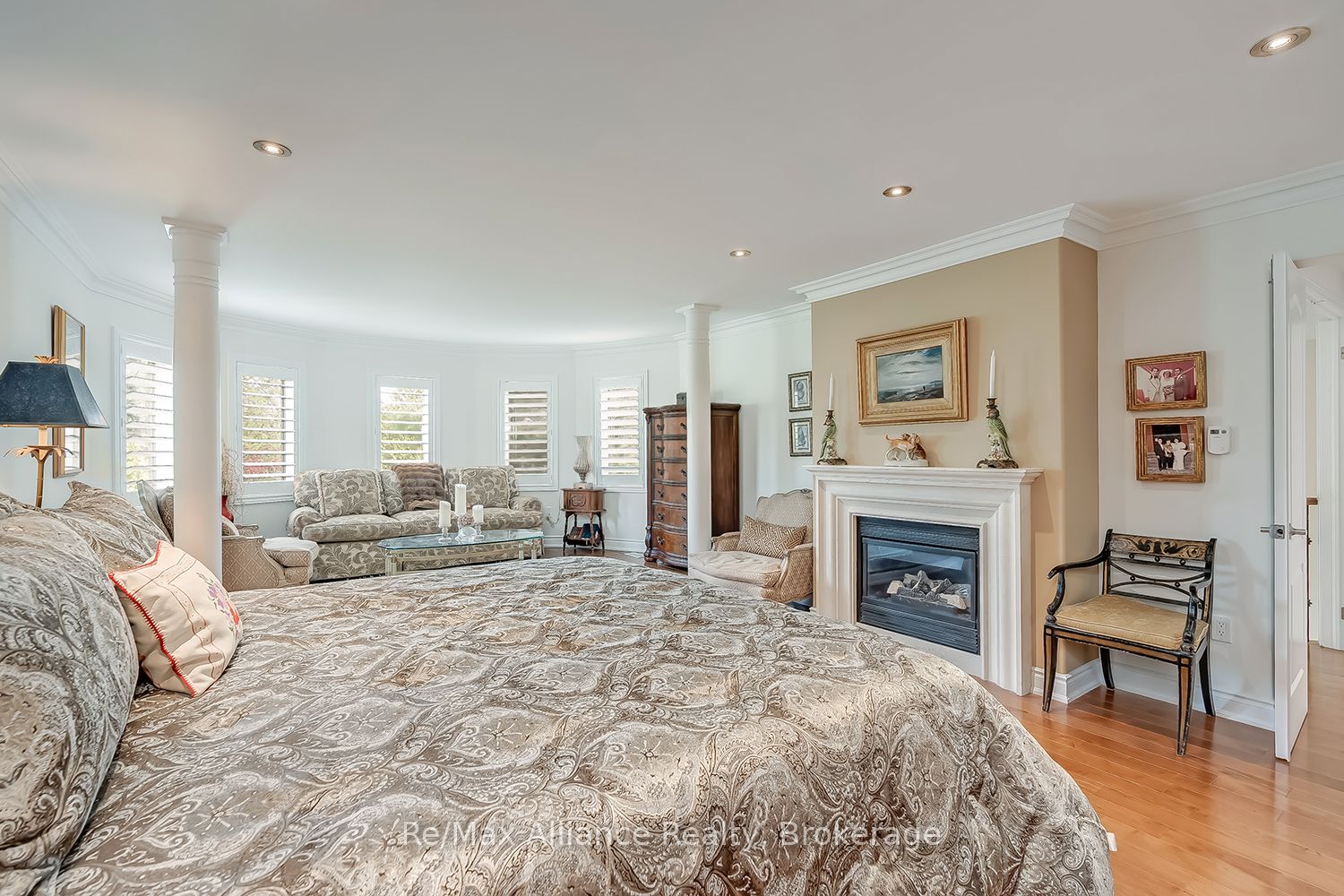 203 Burloak Drive Property Photo 22