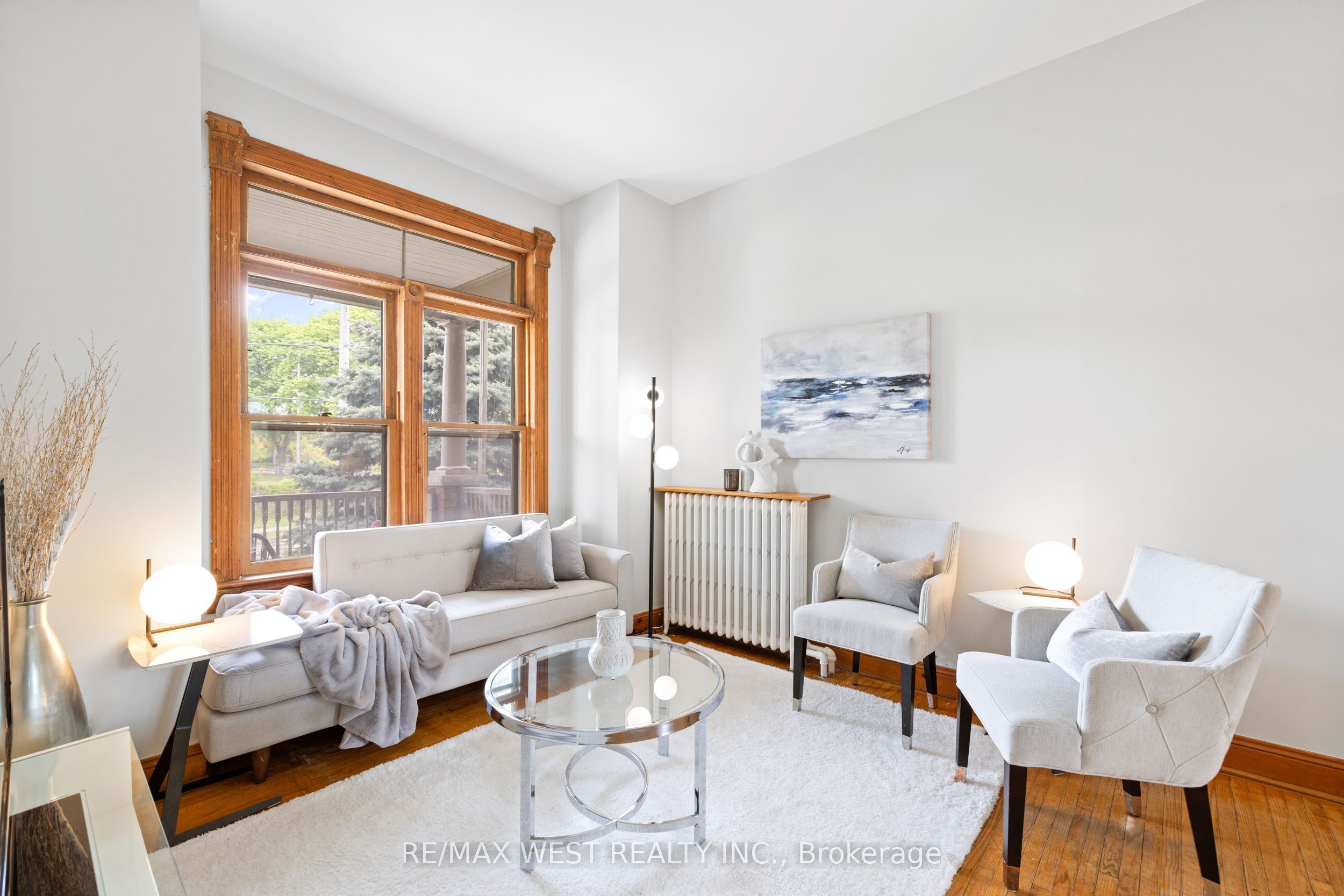 151 Humberside Avenue Property Photo 4
