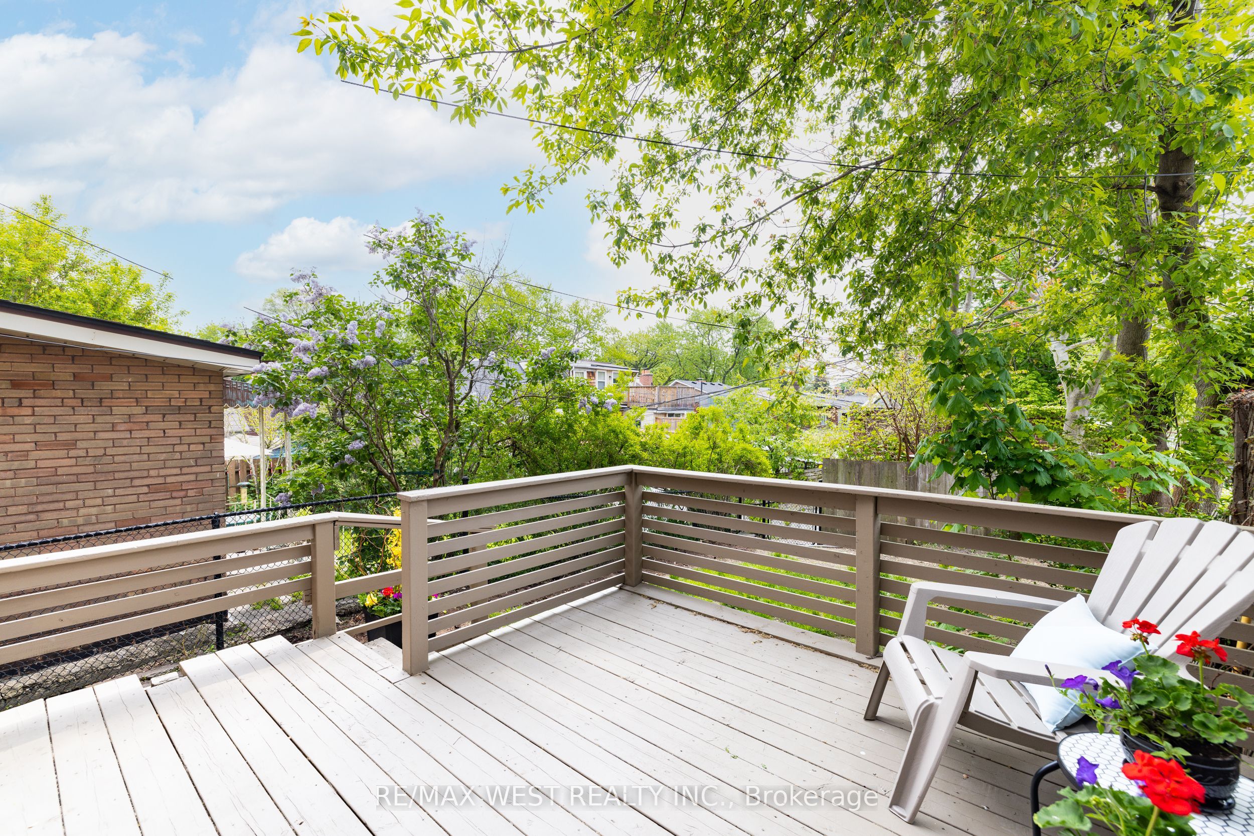 151 Humberside Avenue Property Photo 10