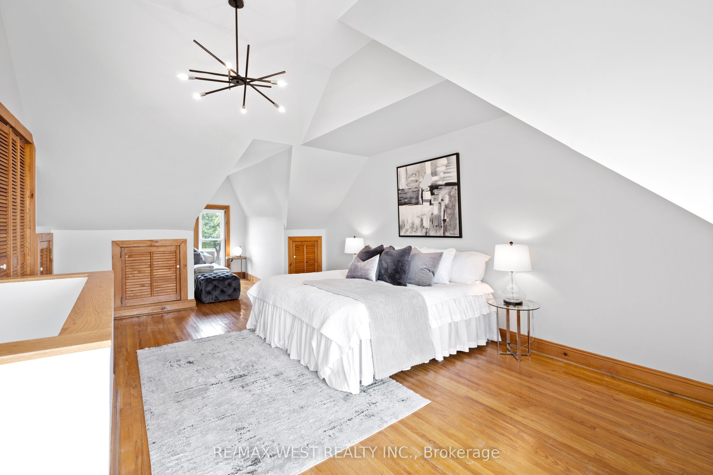 151 Humberside Avenue Property Photo 16