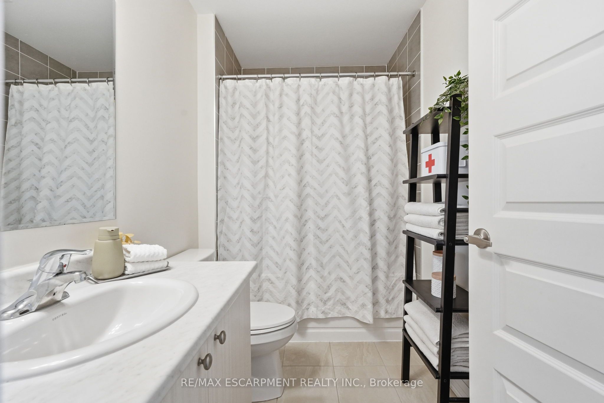 1105 Leger Way 424 Property Photo 19