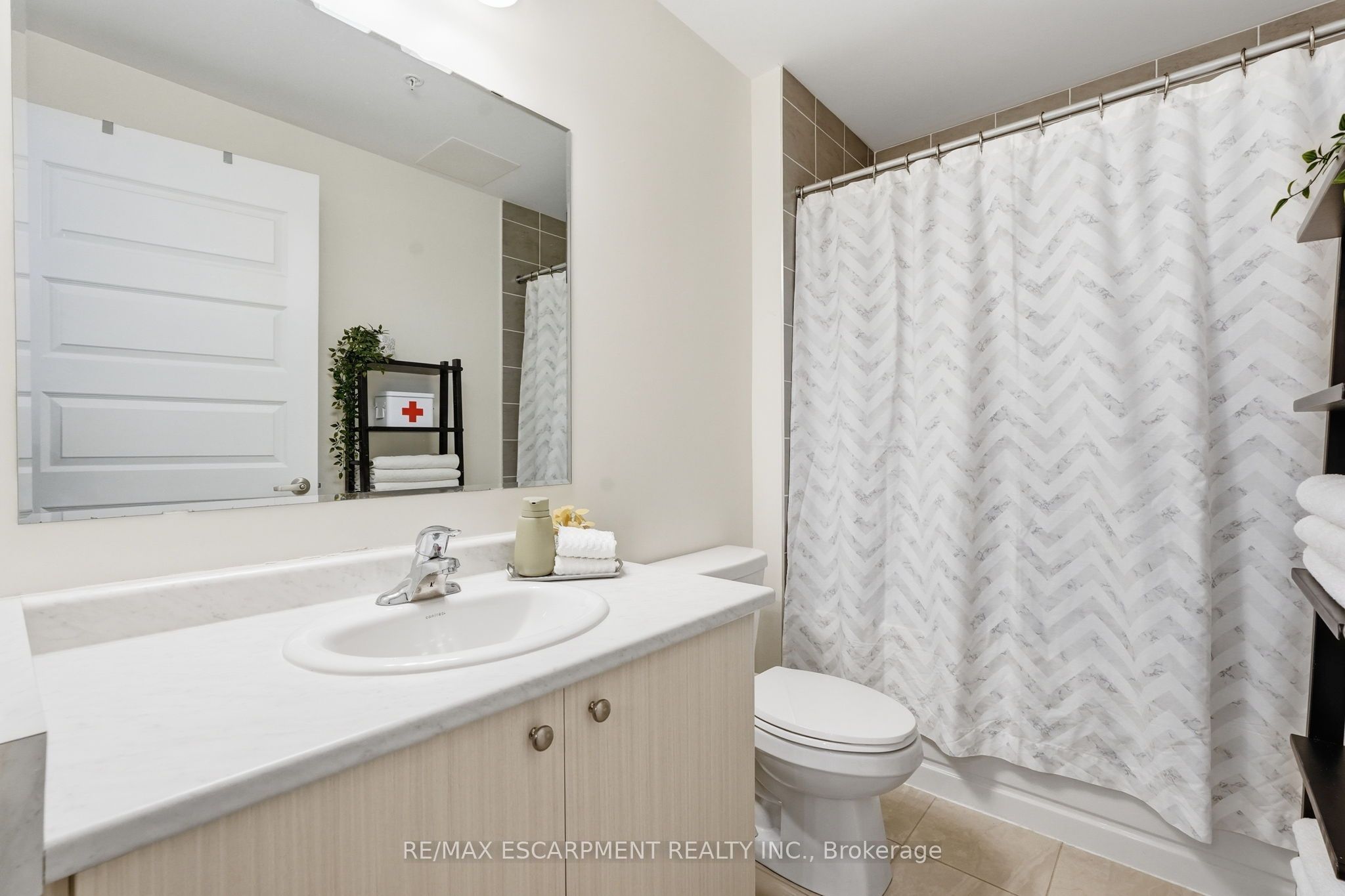 1105 Leger Way 424 Property Photo 21