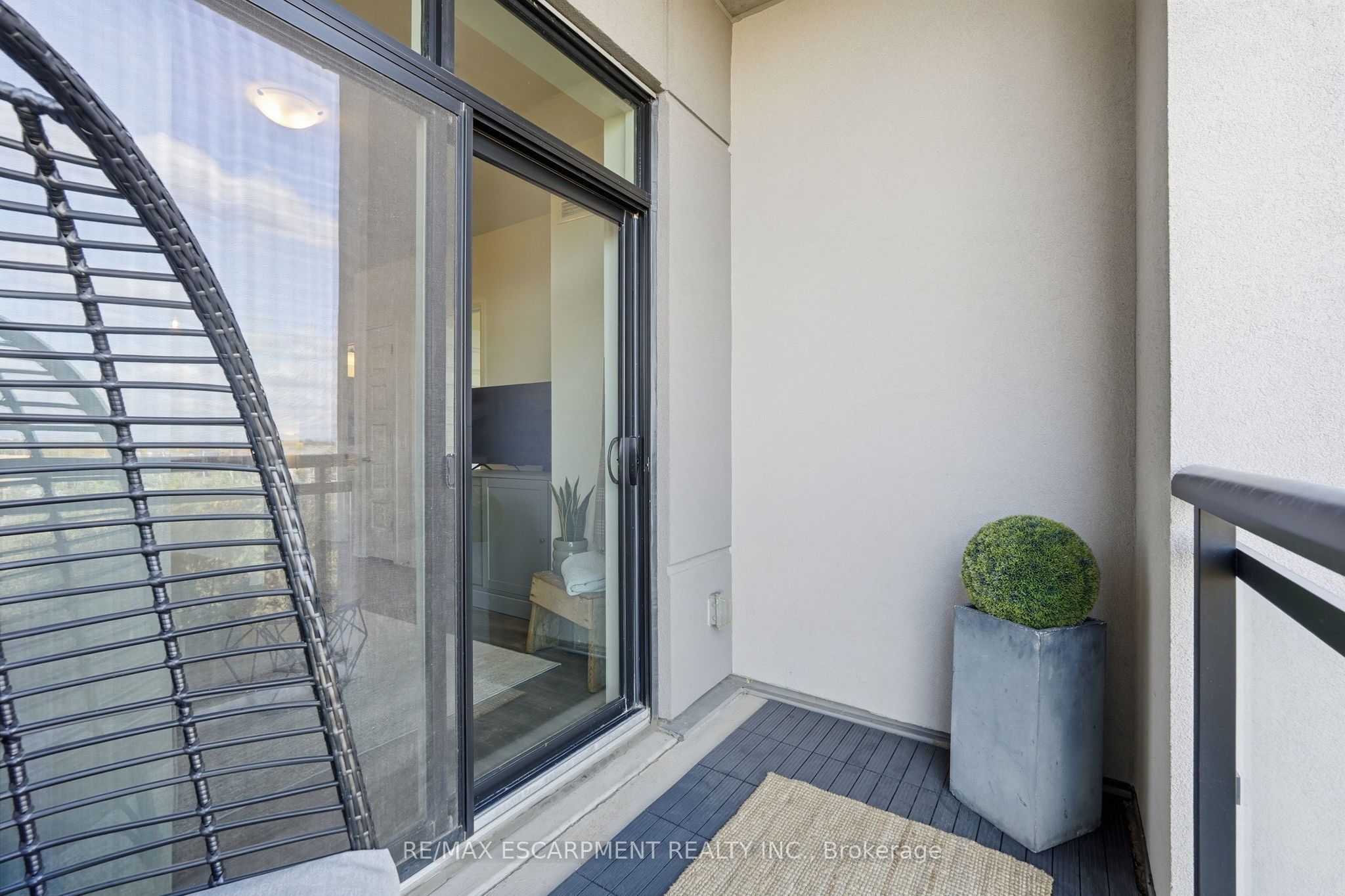1105 Leger Way 424 Property Photo 26