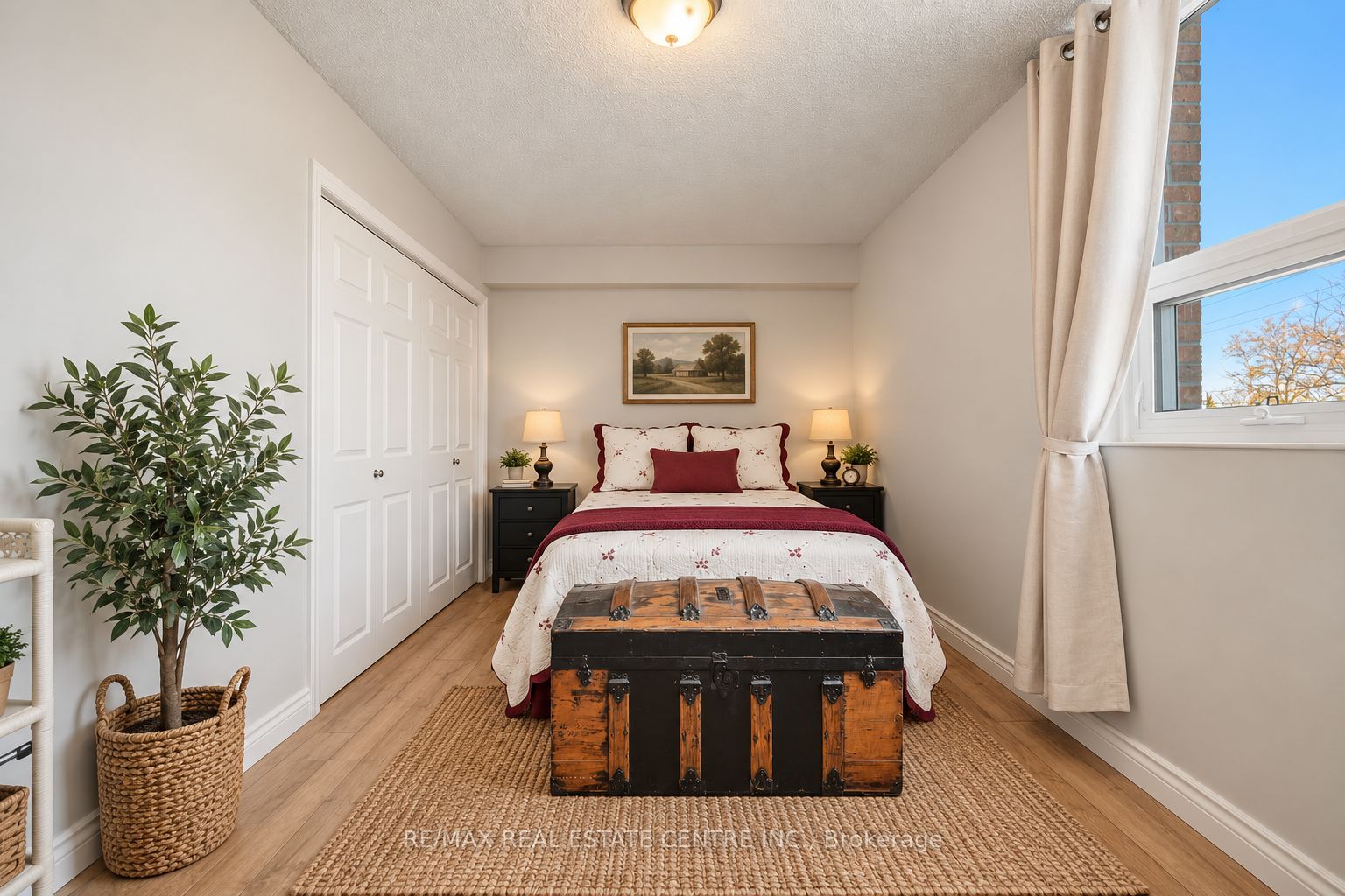 8 Fead Street Property Photo 20
