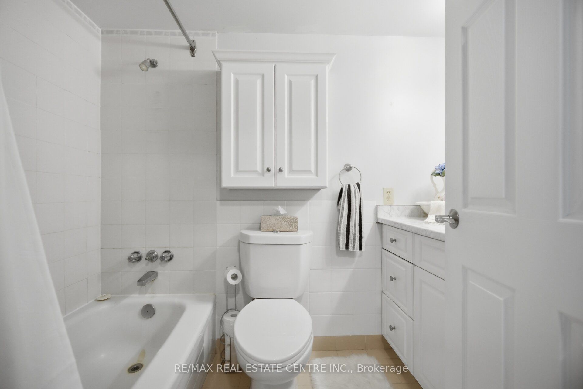 8 Fead Street Property Photo 23