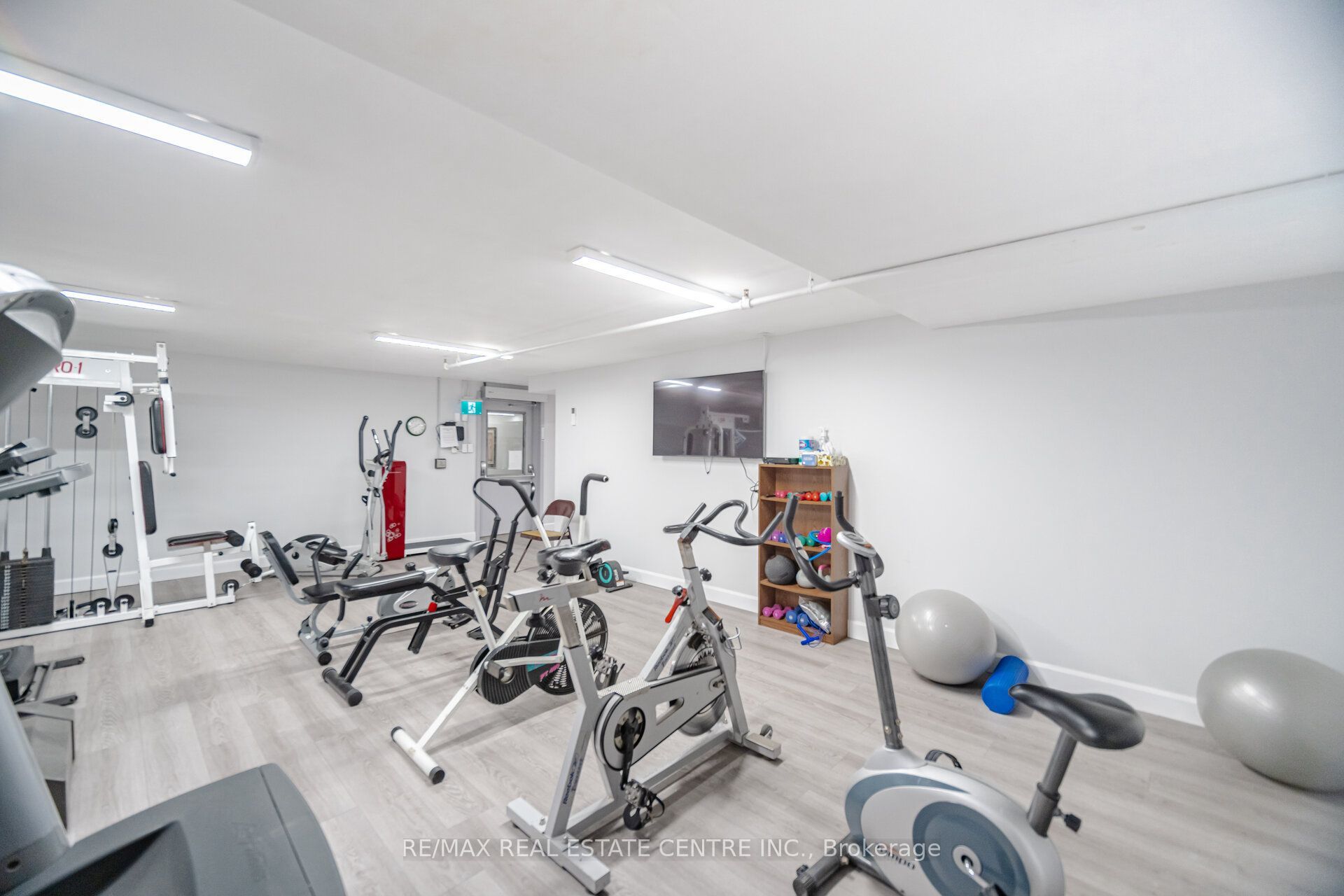 8 Fead Street Property Photo 34