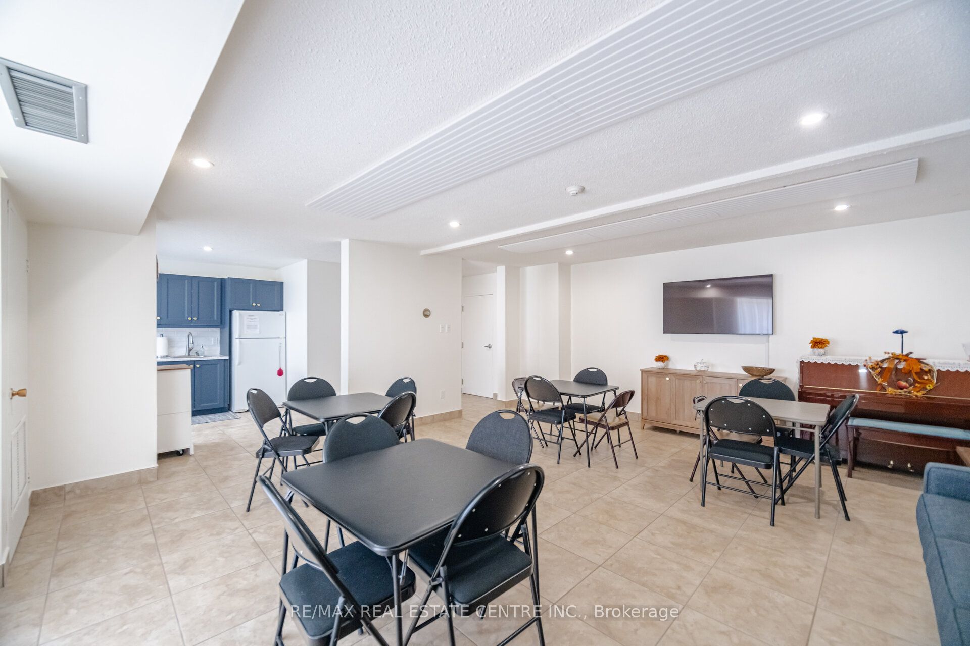 8 Fead Street Property Photo 40