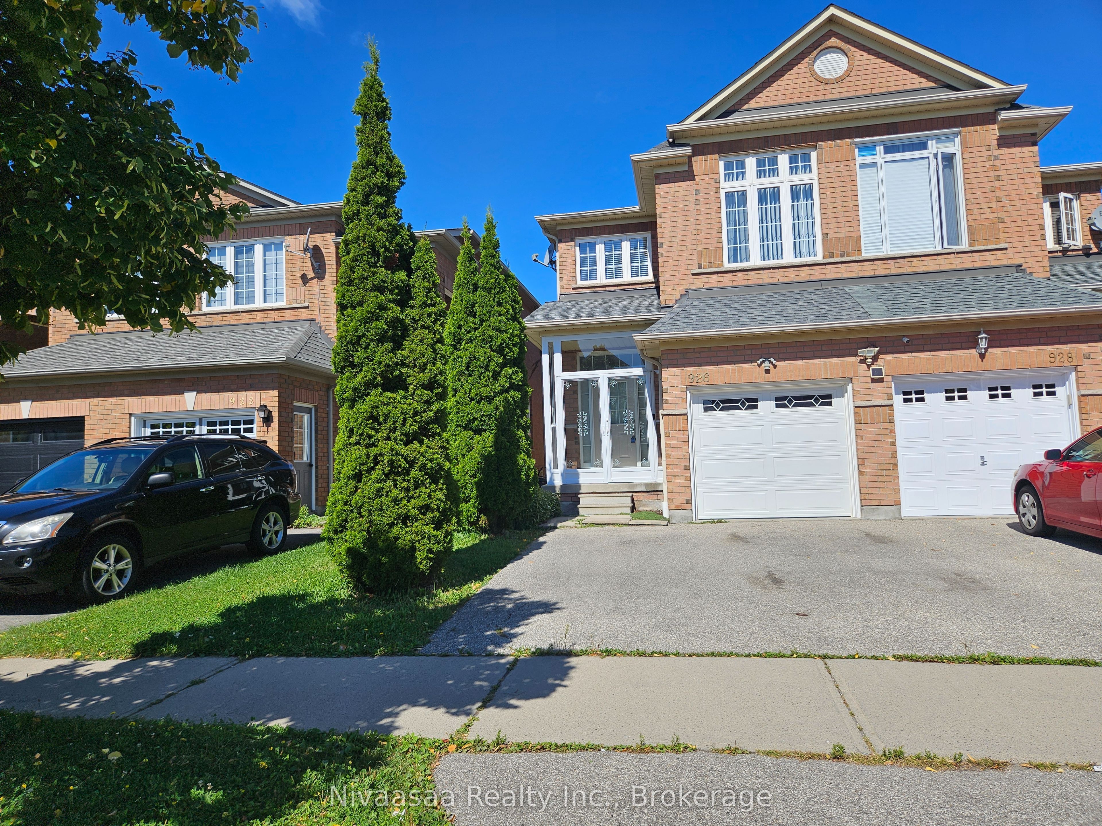 926 Ledbury Crescent Property Photo 1