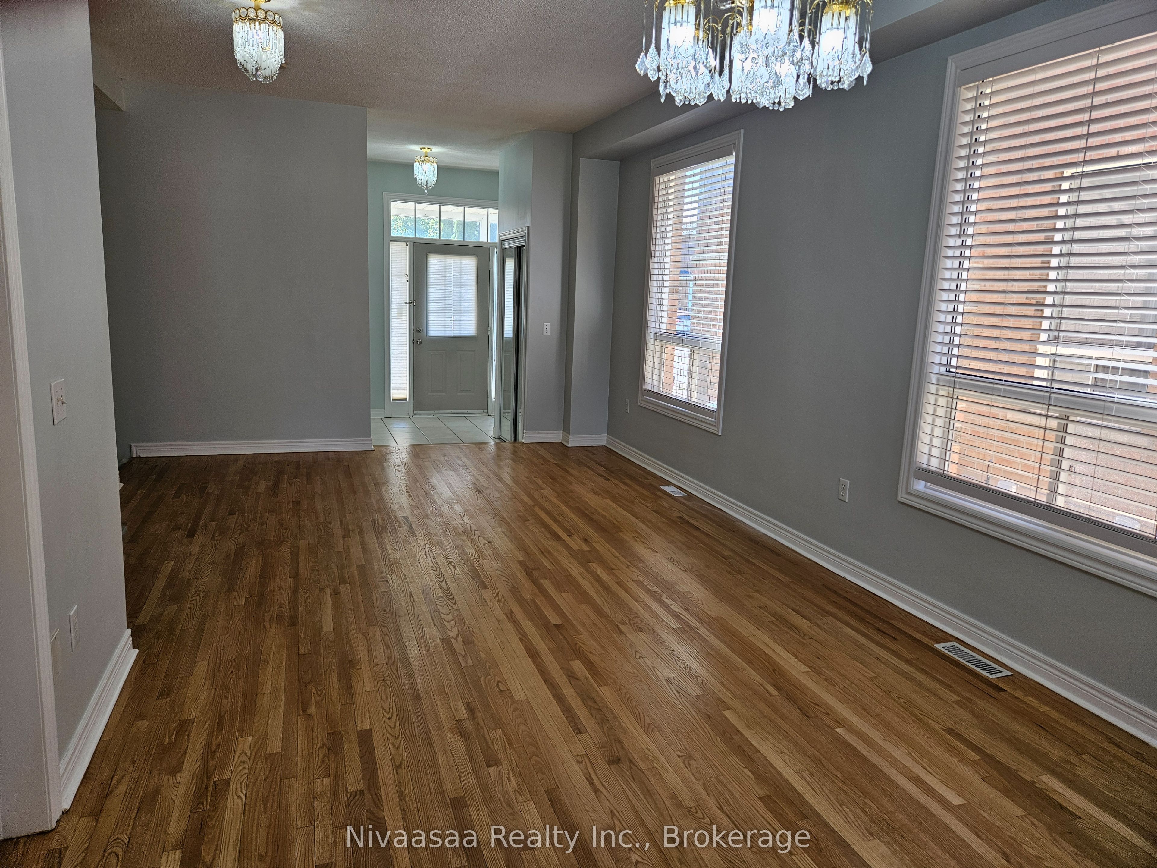 926 Ledbury Crescent Property Photo 4