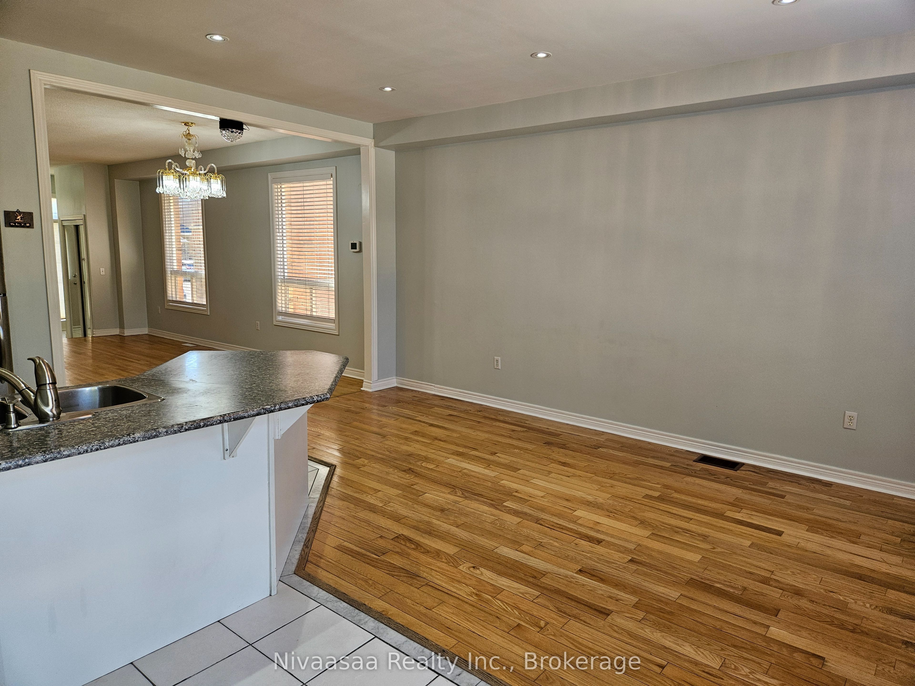 926 Ledbury Crescent Property Photo 10