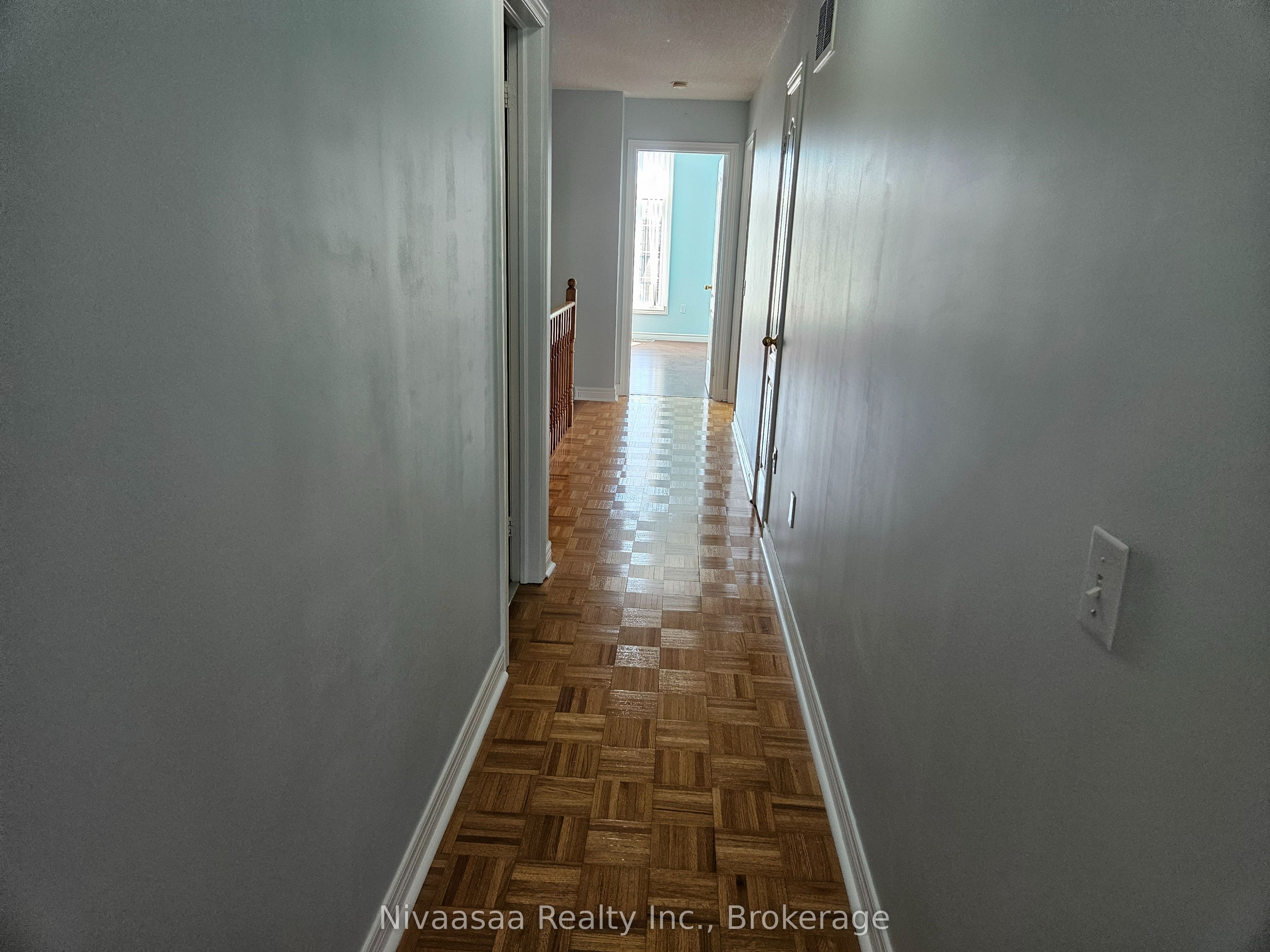 926 Ledbury Crescent Property Photo 13