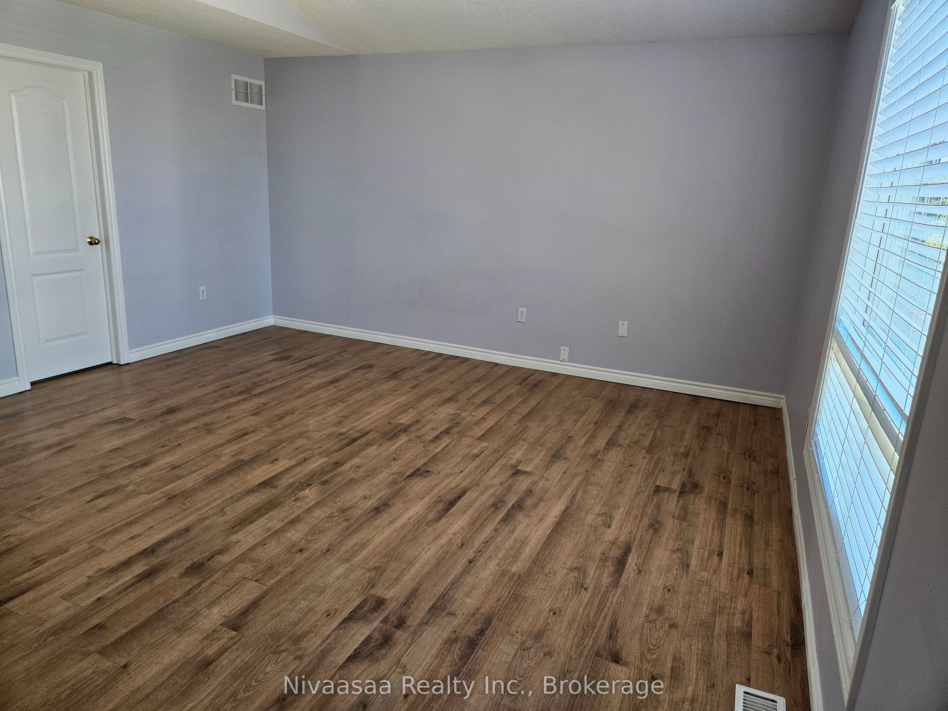 926 Ledbury Crescent Property Photo 14