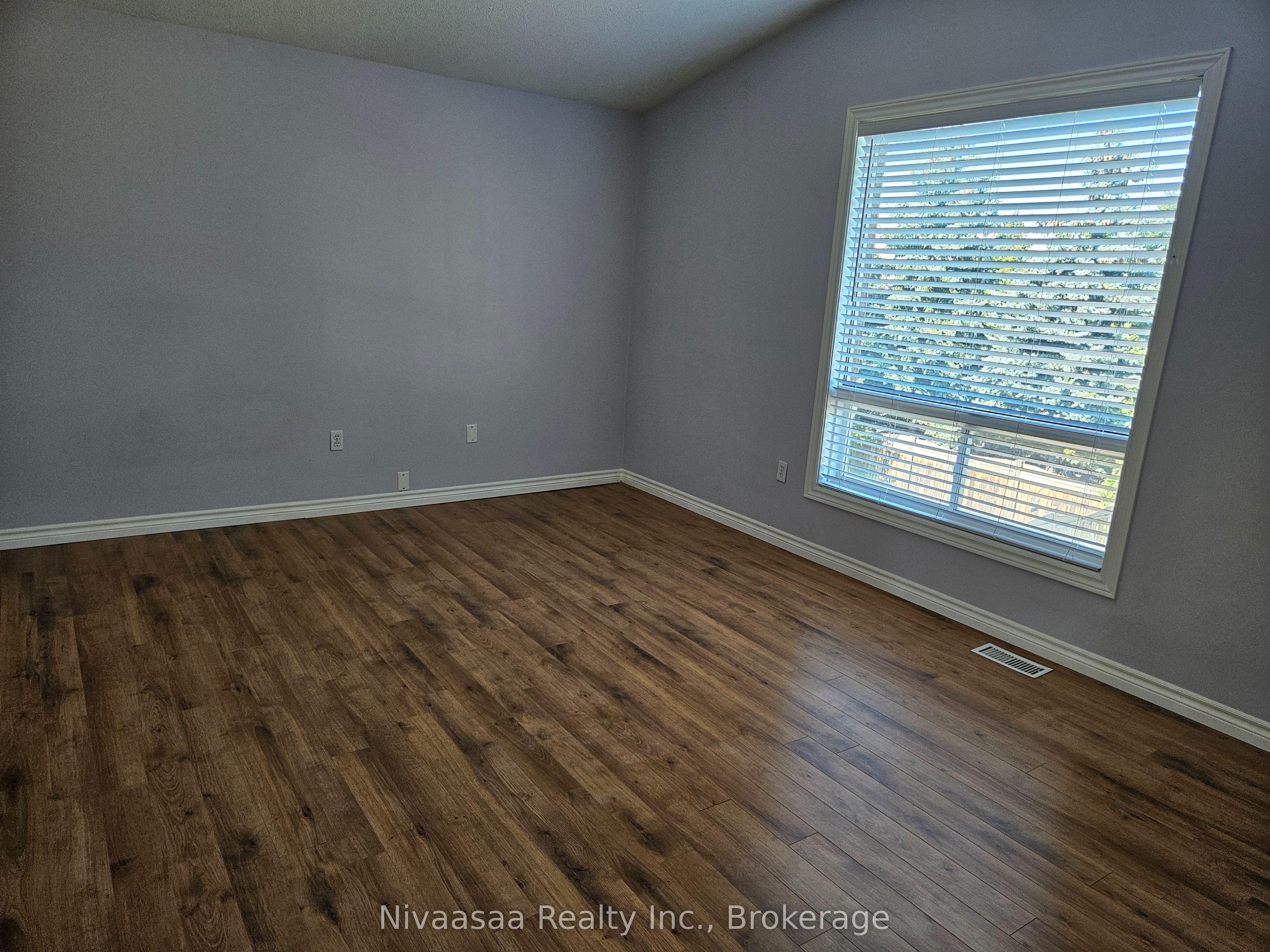 926 Ledbury Crescent Property Photo 15
