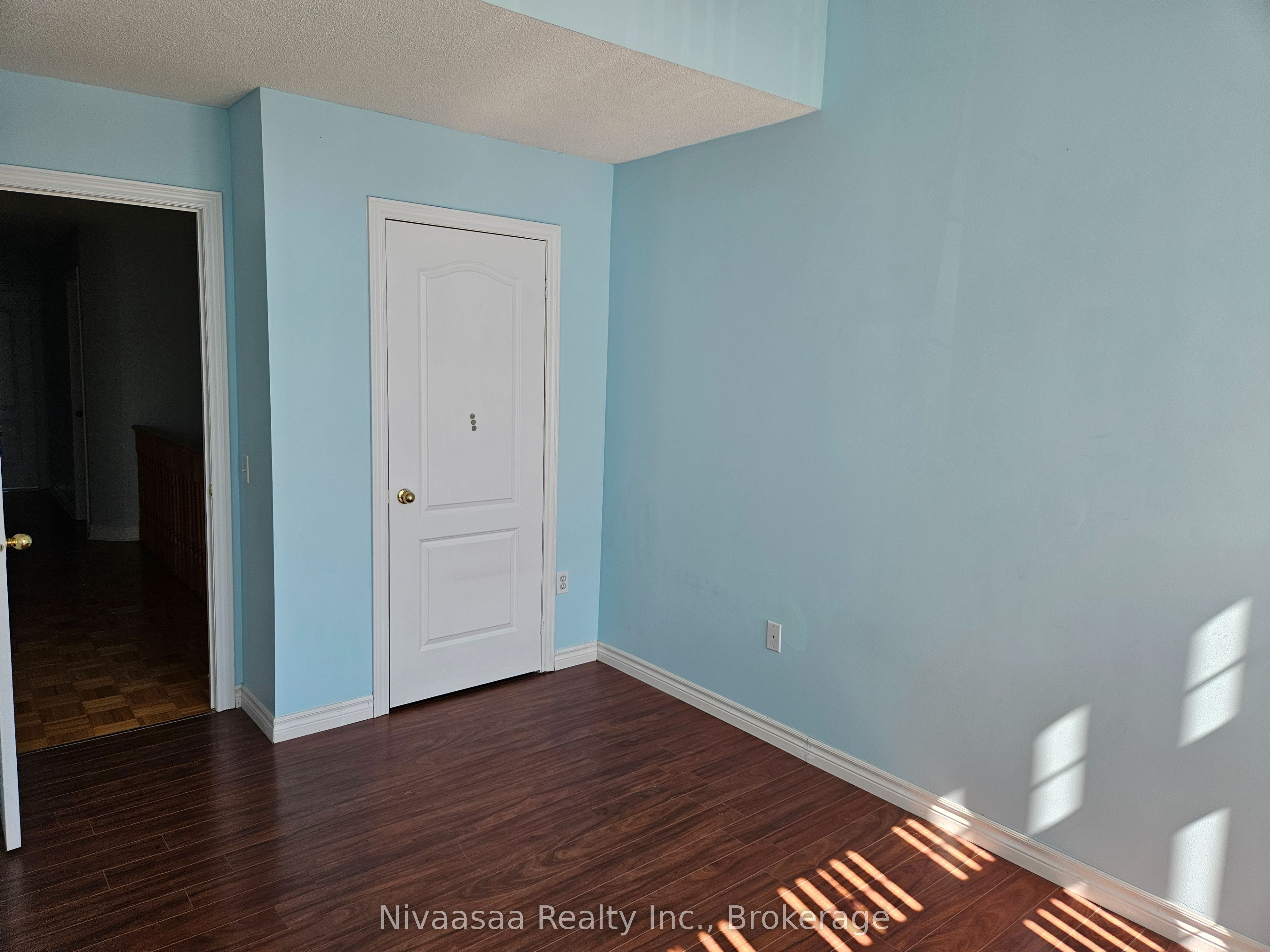 926 Ledbury Crescent Property Photo 19