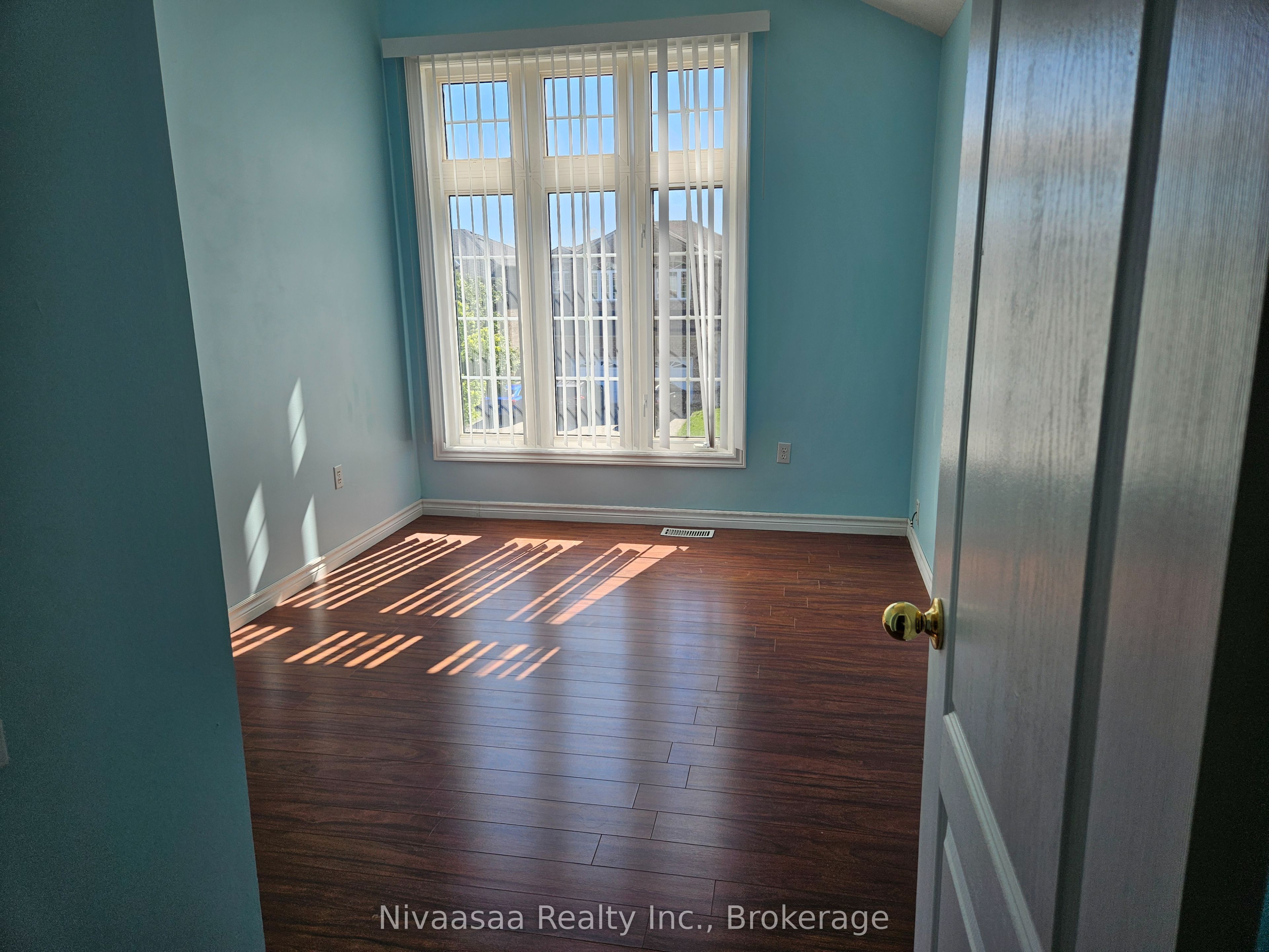 926 Ledbury Crescent Property Photo 20
