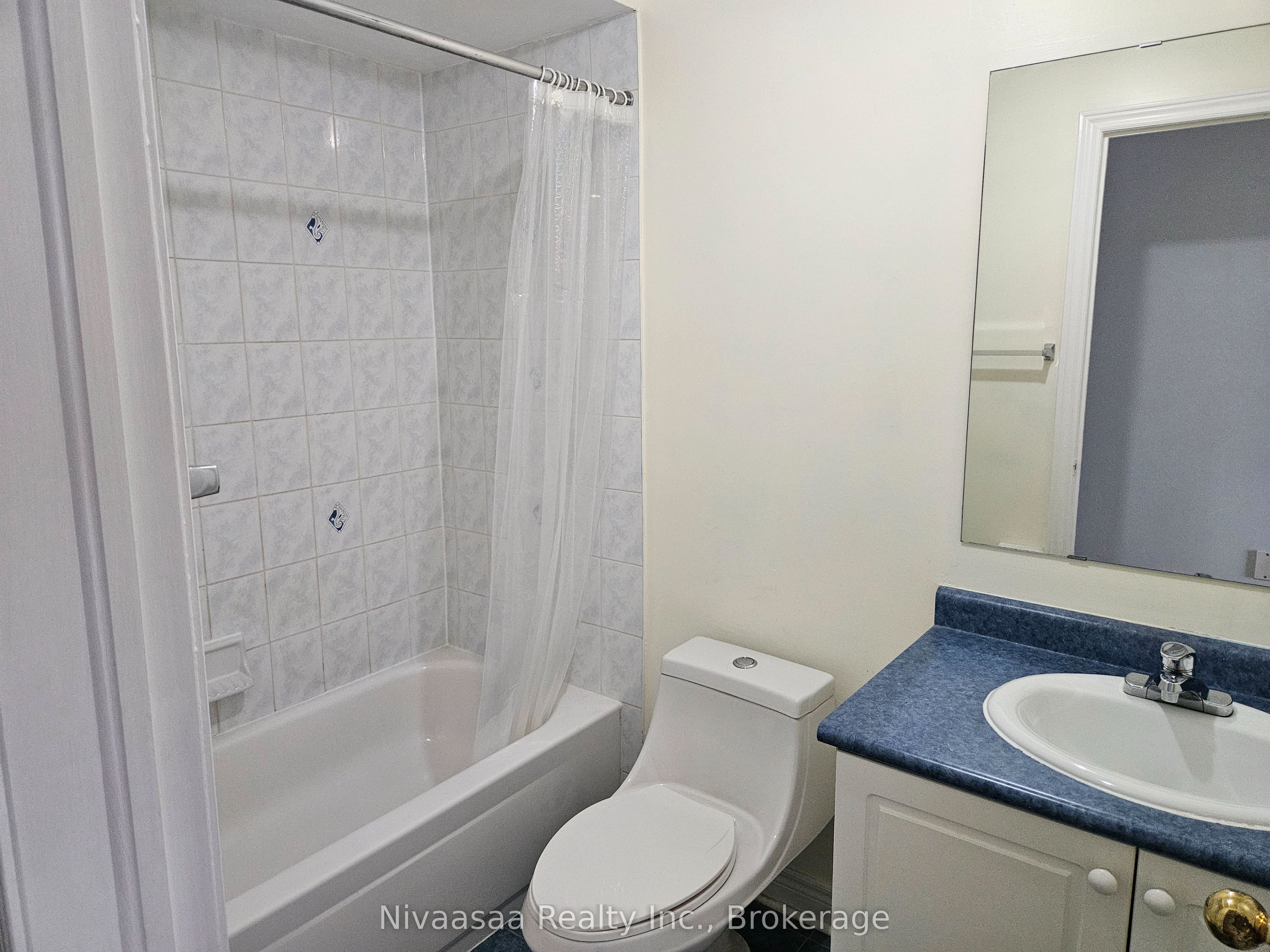 926 Ledbury Crescent Property Photo 21