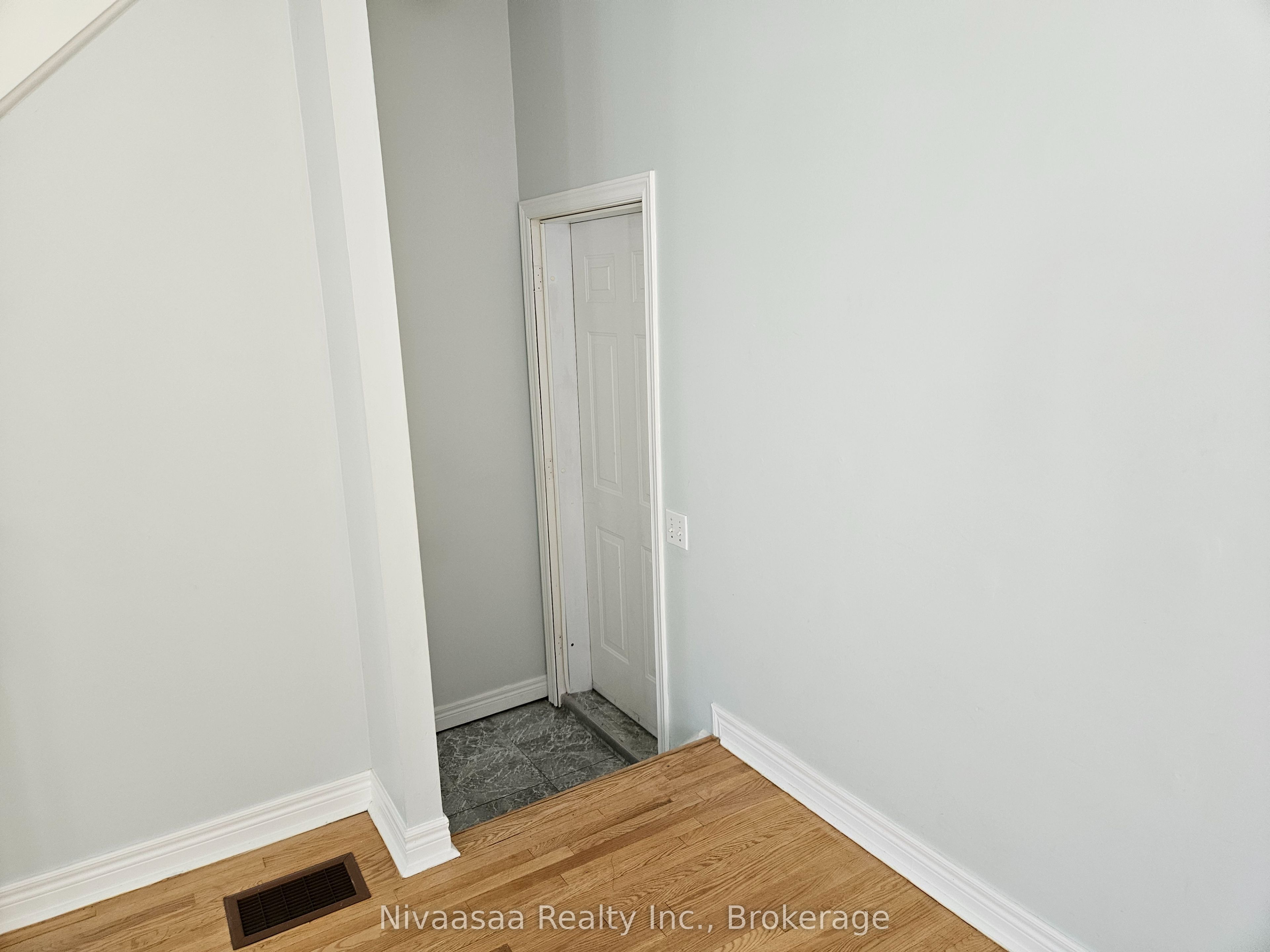 926 Ledbury Crescent Property Photo 22