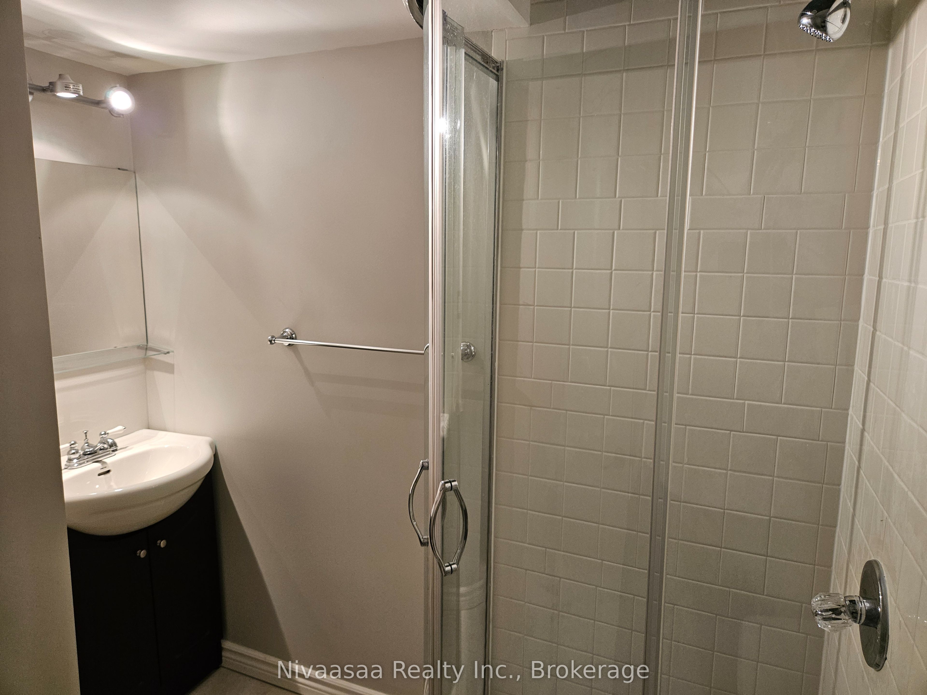 926 Ledbury Crescent Property Photo 24
