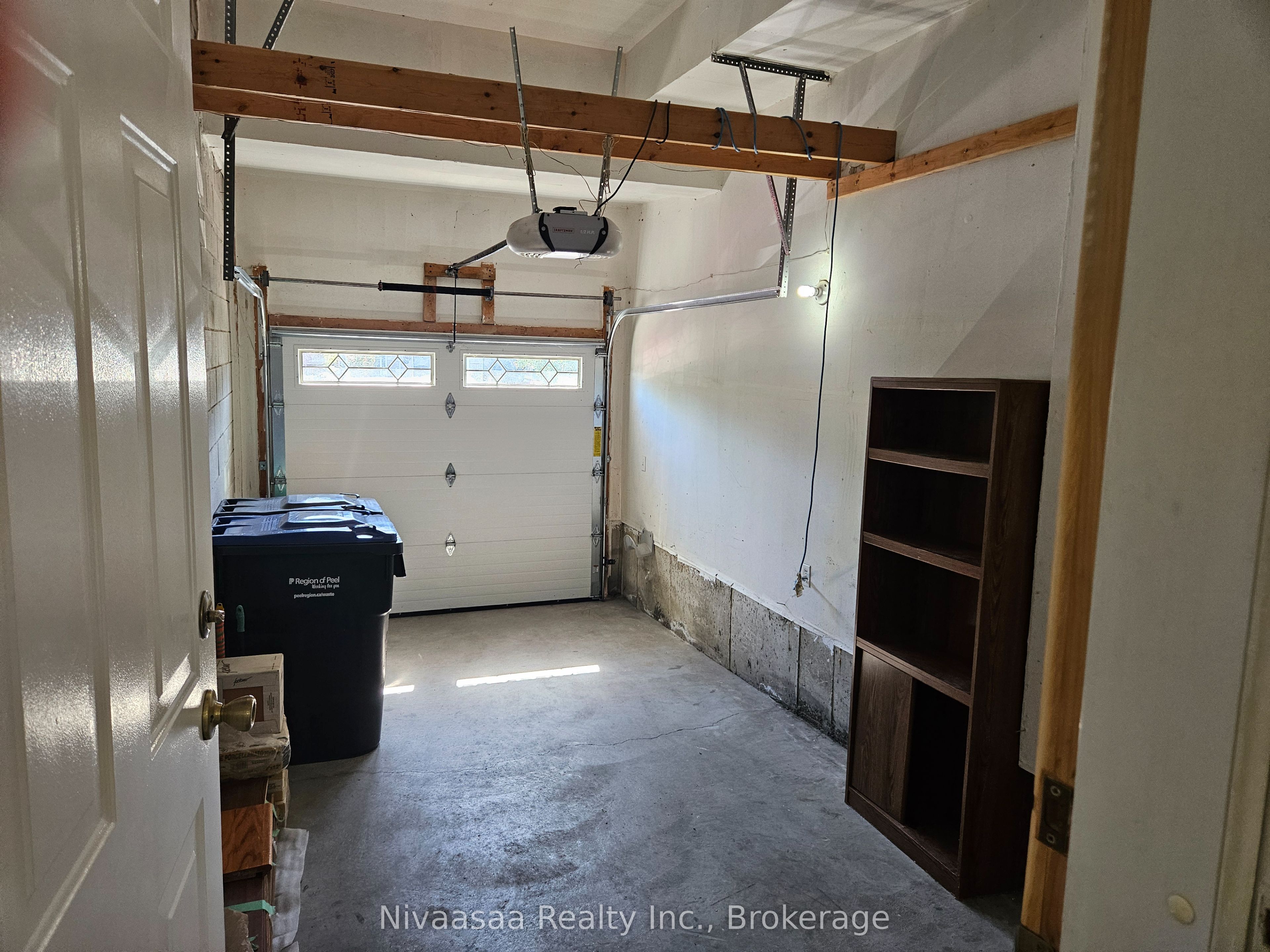 926 Ledbury Crescent Property Photo 30