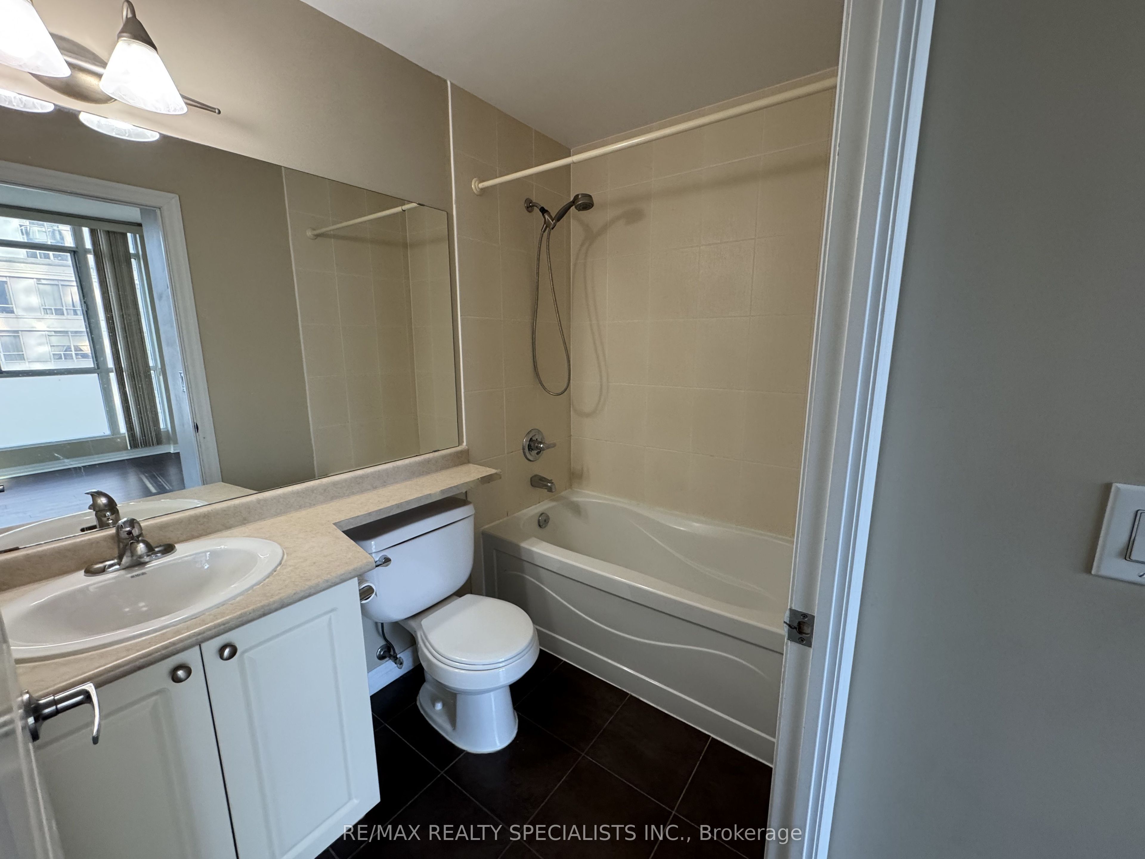 225 Webb Drive 2302 Property Photo 7
