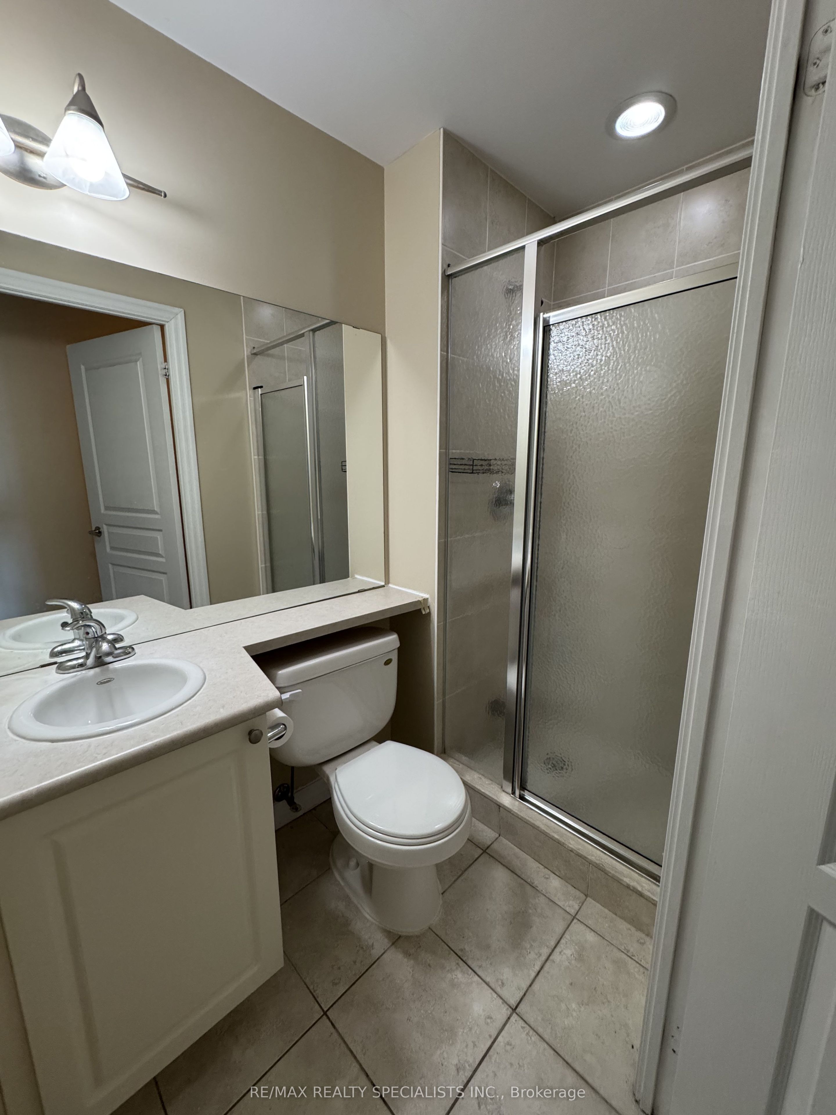 225 Webb Drive 2302 Property Photo 9