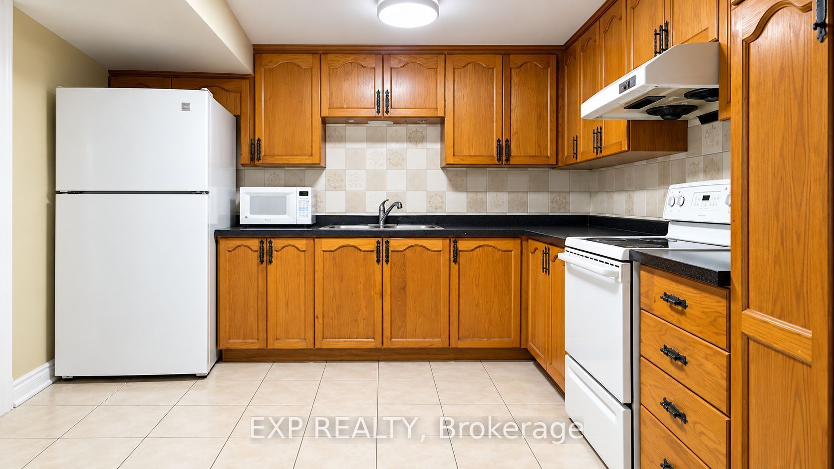 3425 Laddie Crescent Lower Property Photo 7