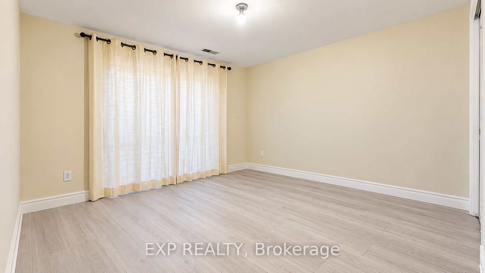 3425 Laddie Crescent Lower Property Photo 15