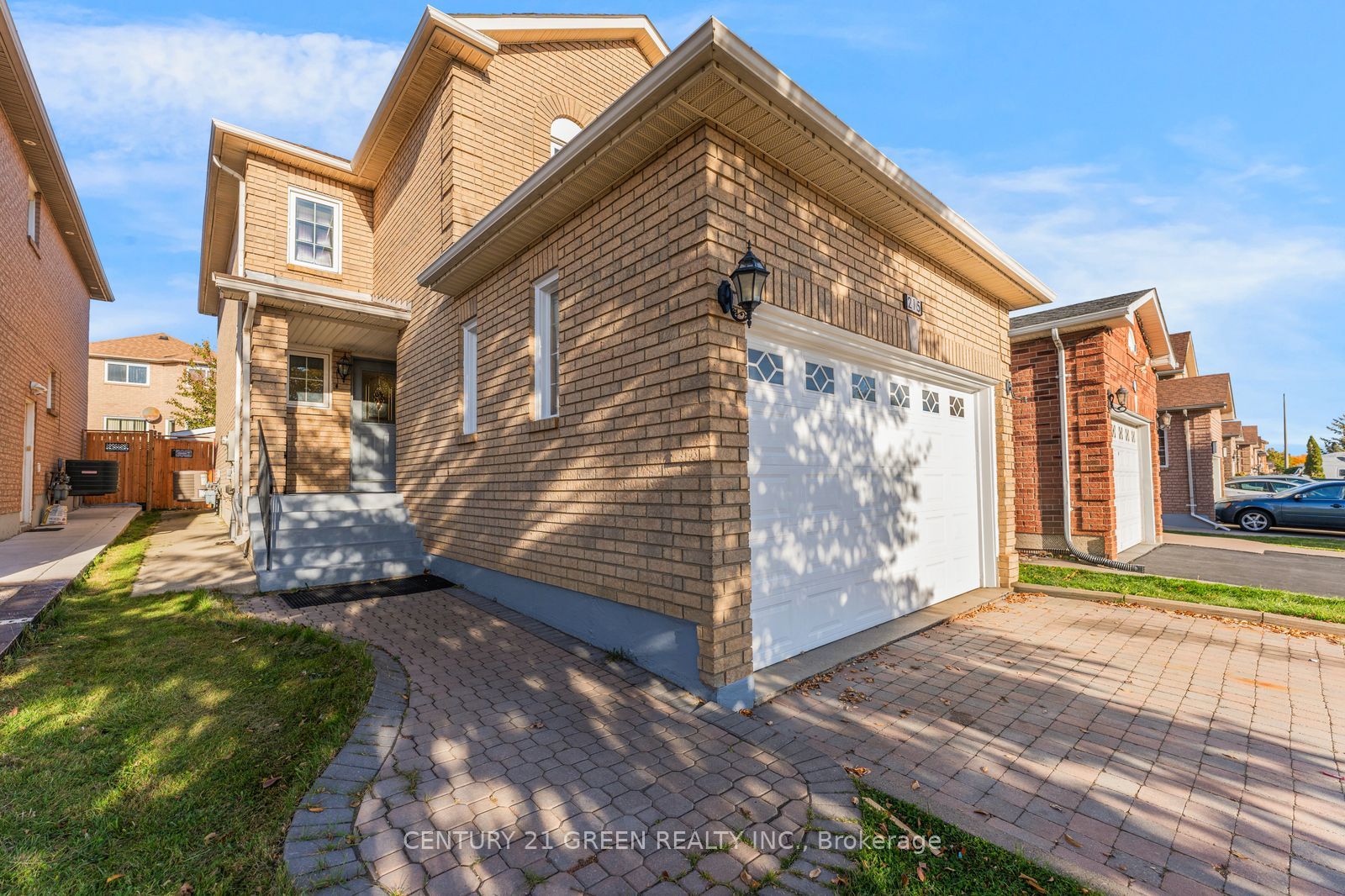 215 Kingknoll Drive Property Photo 4